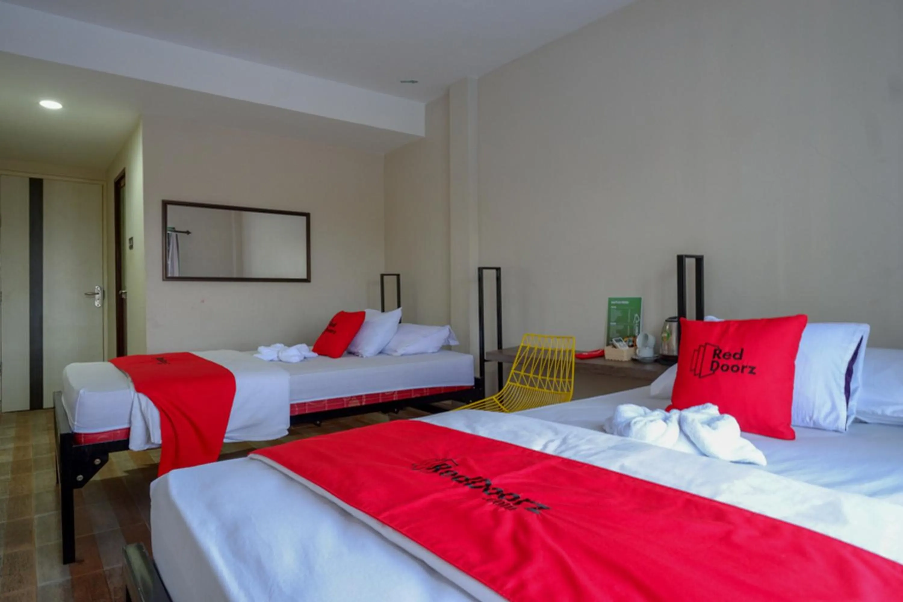 Bed in RedDoorz Syariah At Jalan Jenderal Sudirman Palopo