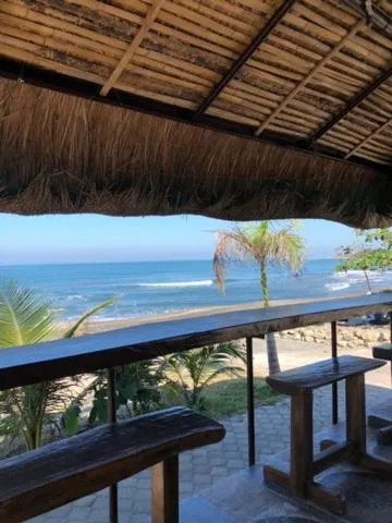 EM Royalle Hotel & Beach Resort