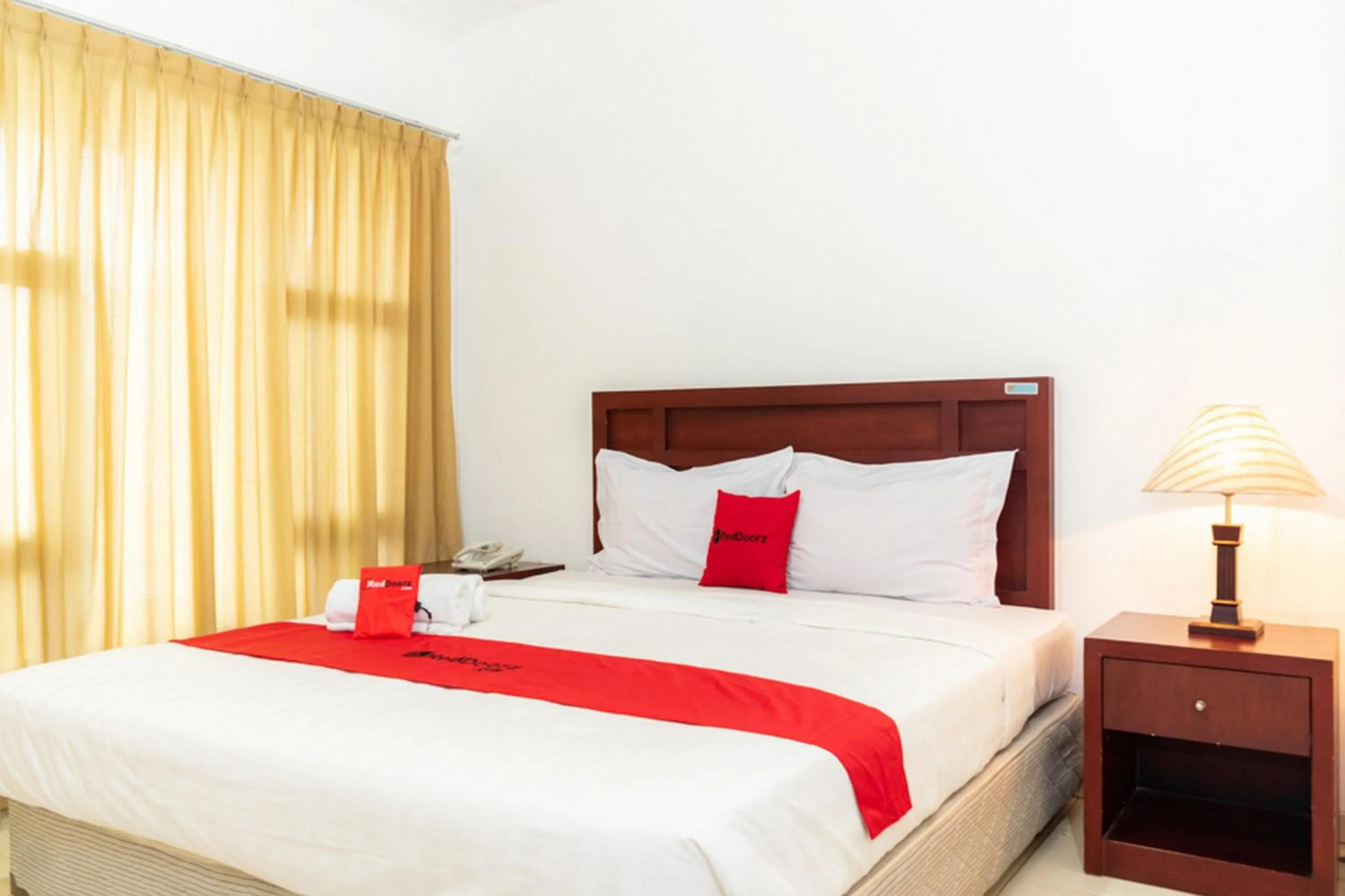 Bed in RedDoorz Plus Syariah near Java Supermall Semarang 2