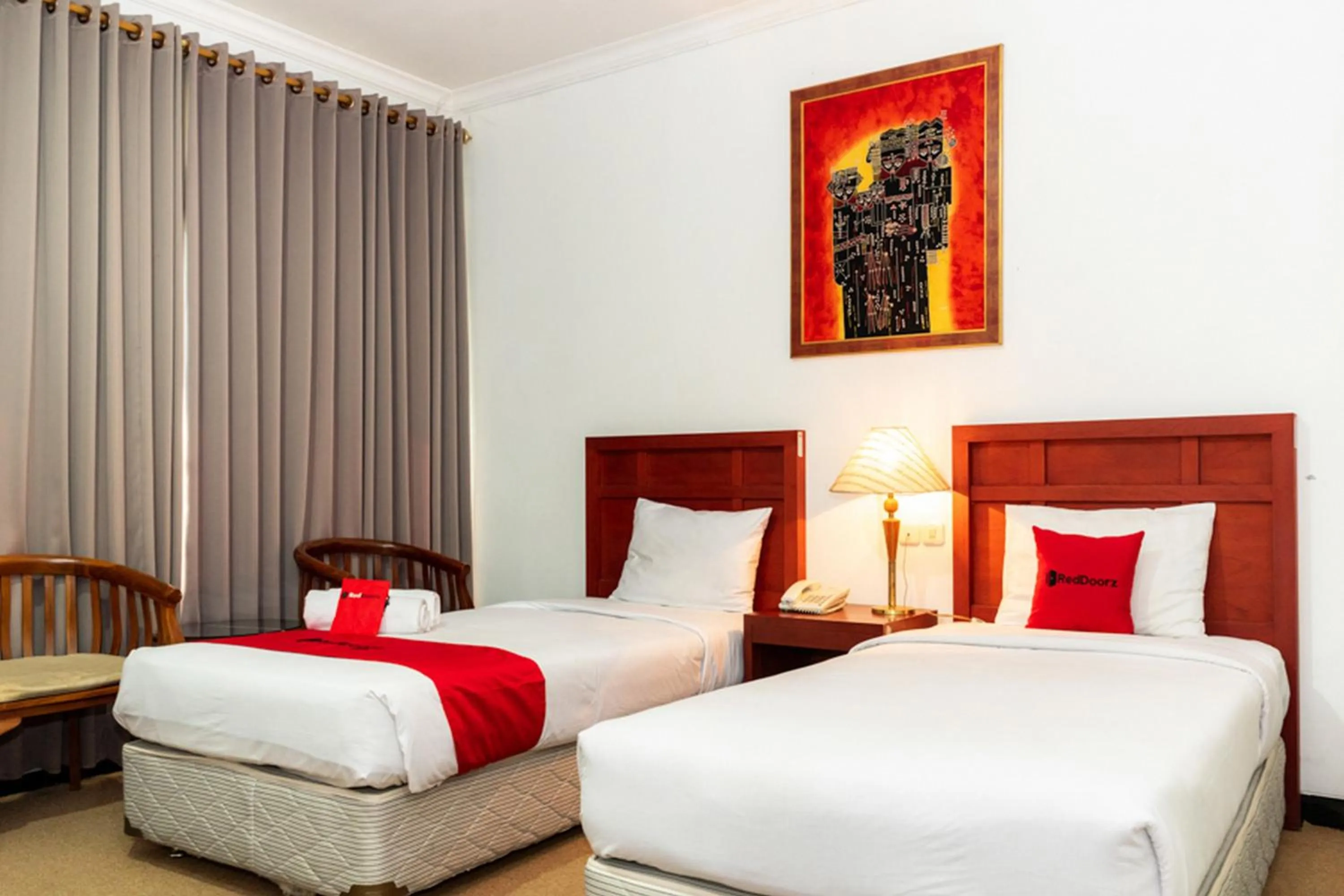 Bed in RedDoorz Plus Syariah near Java Supermall Semarang 2