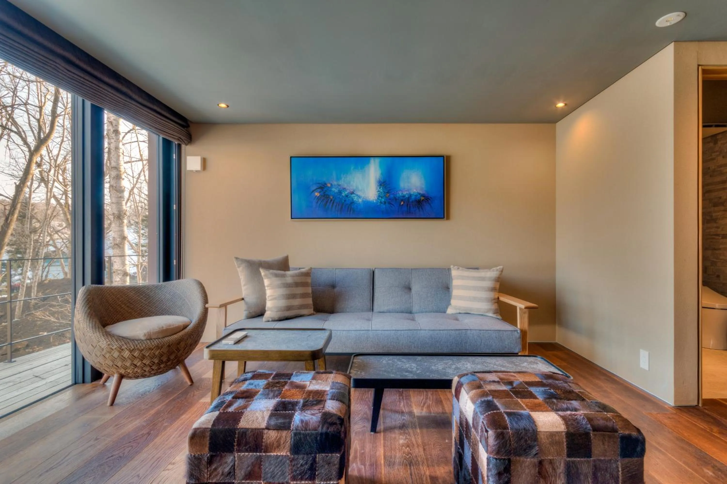 Seating area in Hideaway on Escarpment by H2 Life