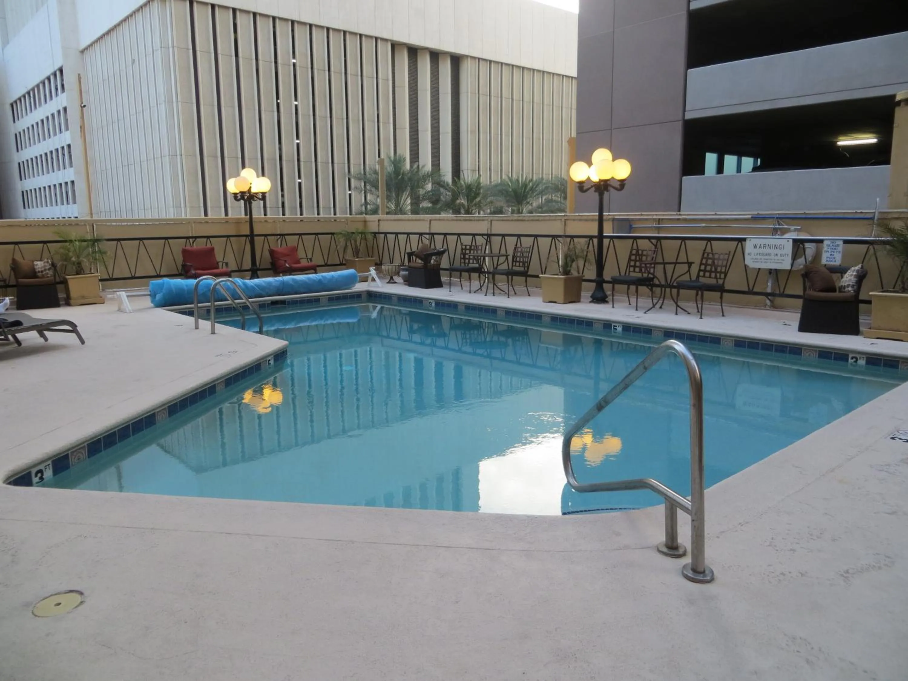 Swimming pool in Hotel San Carlos