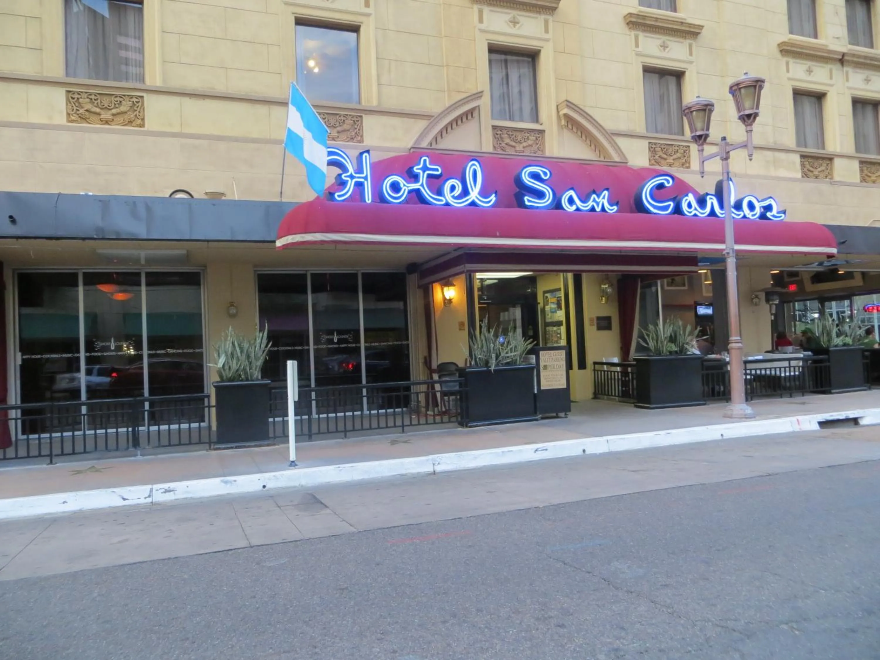 Facade/entrance in Hotel San Carlos