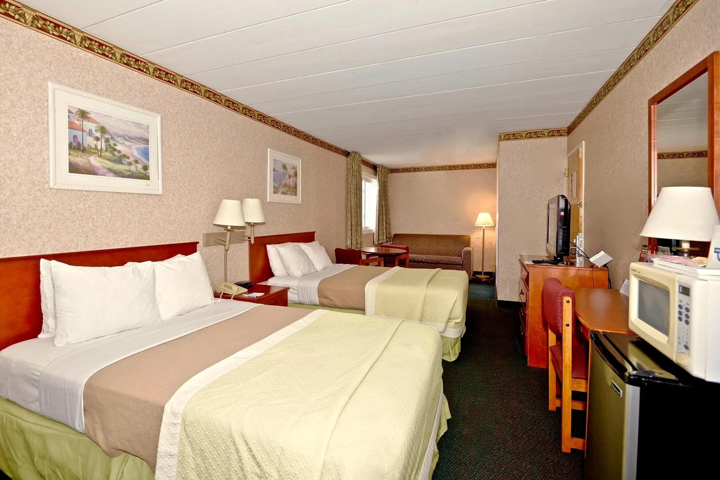 Photo of the whole room, Bed in Days Inn by Wyndham Atlantic City Beachblock