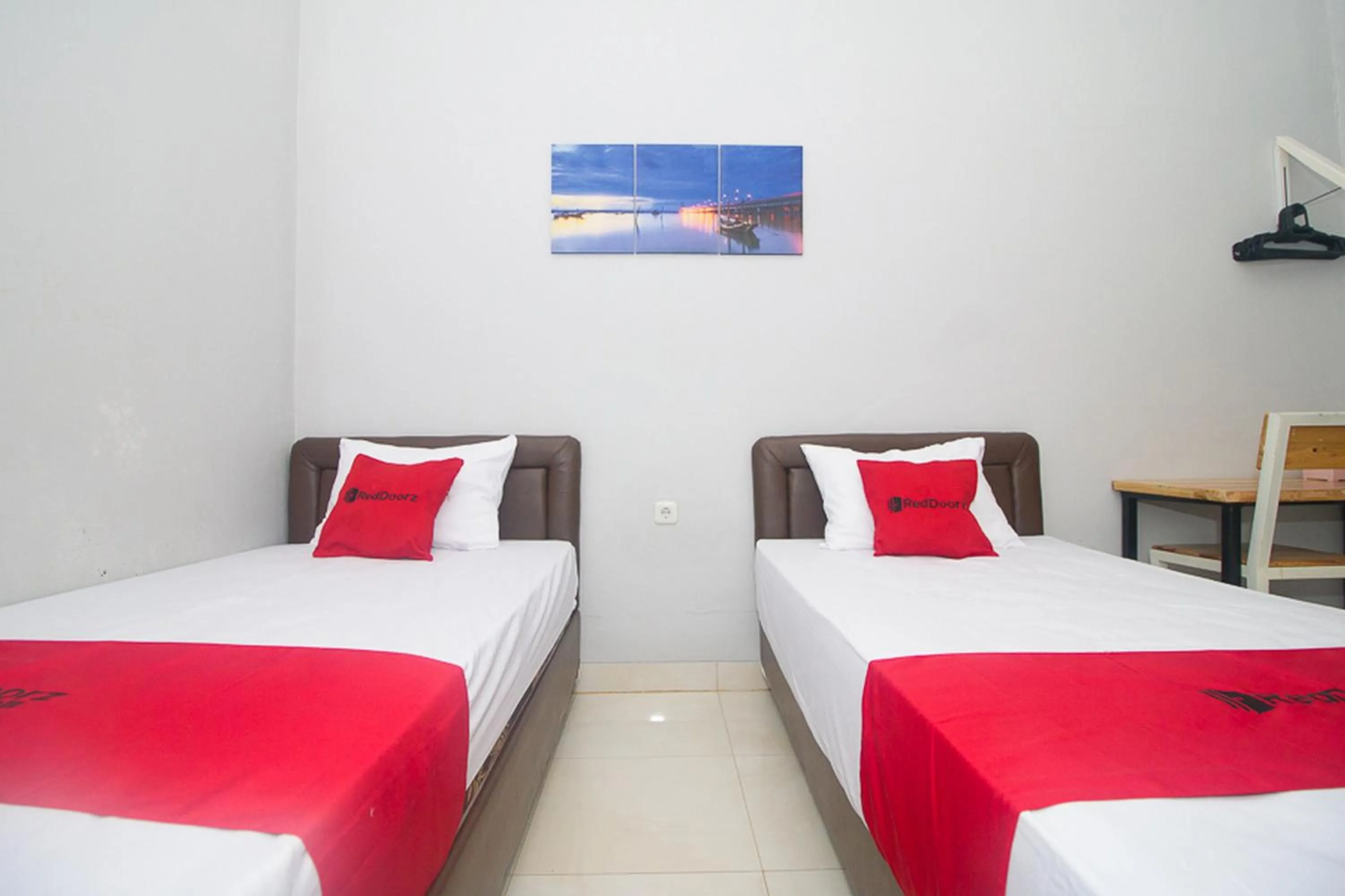 Bedroom, Bed in RedDoorz Plus Syariah near Alun Alun Sampang
