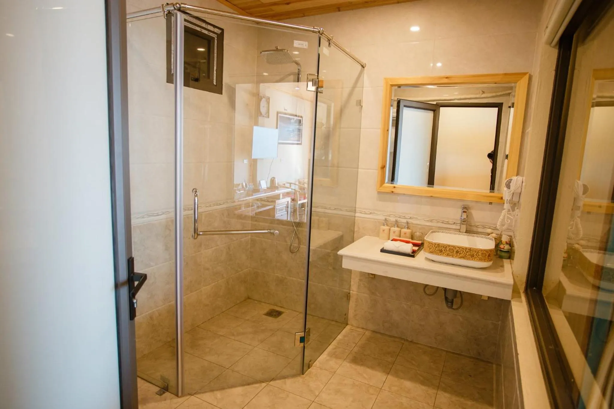 Toilet in SaPa Retreat Condotel