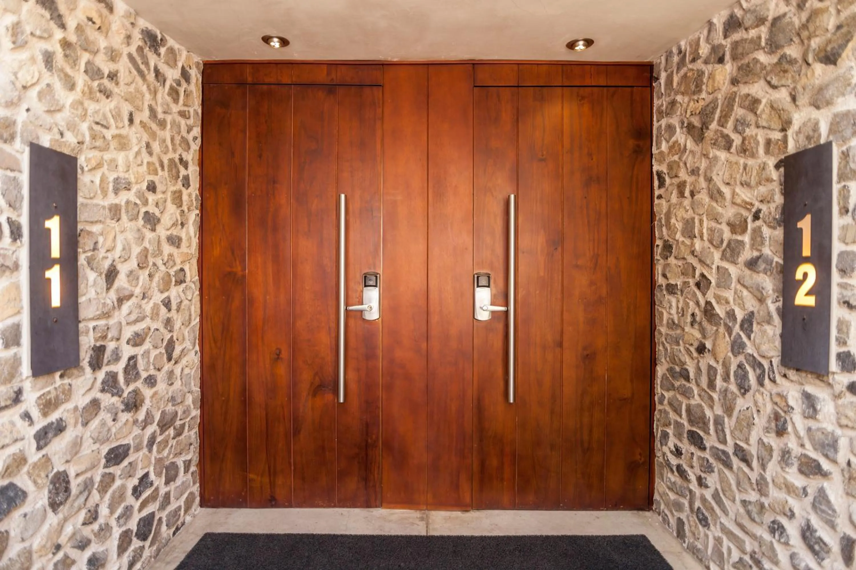 wardrobe in Kawilal Hotel