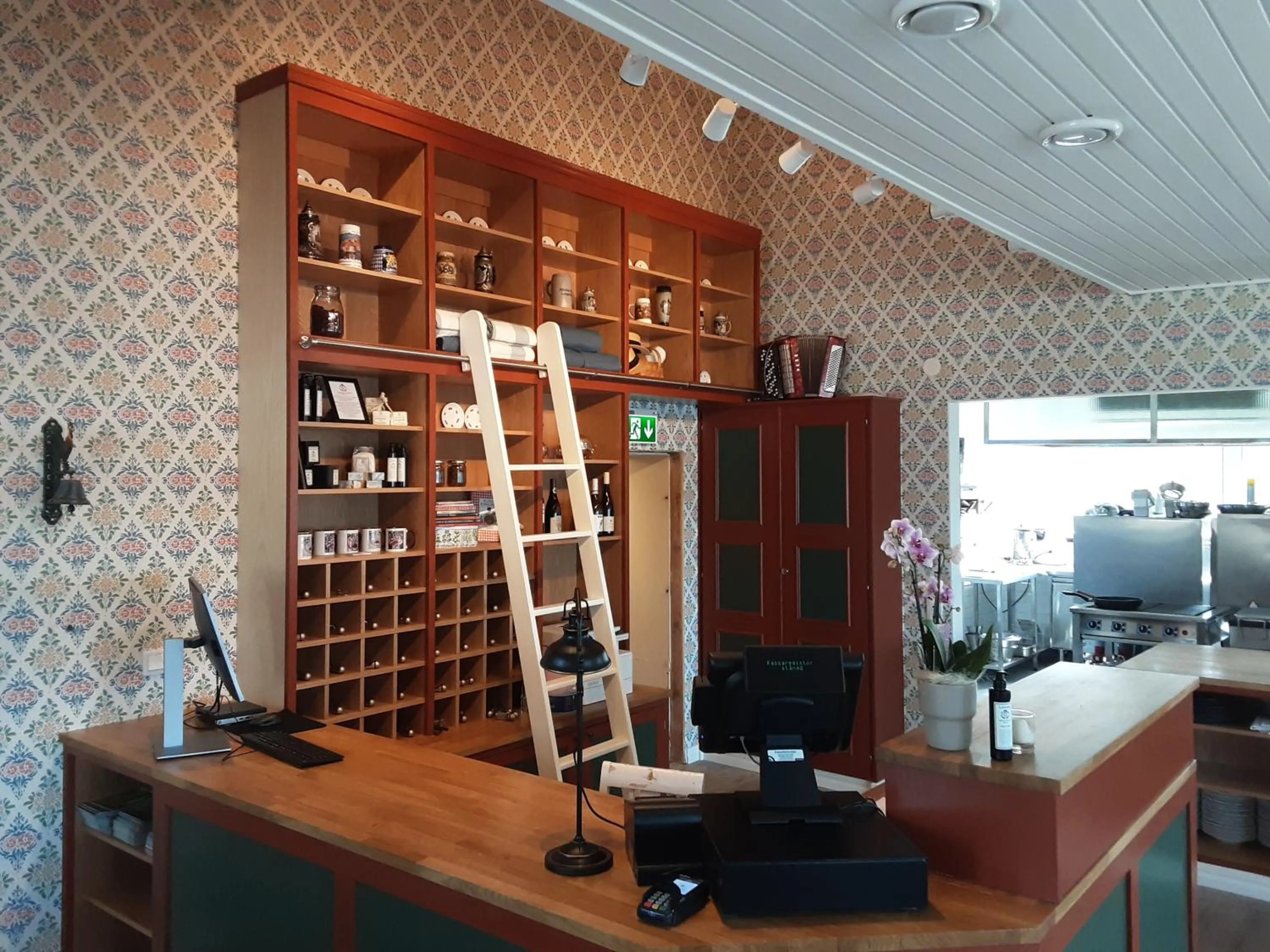 Restaurant/places to eat in Smålandsgården