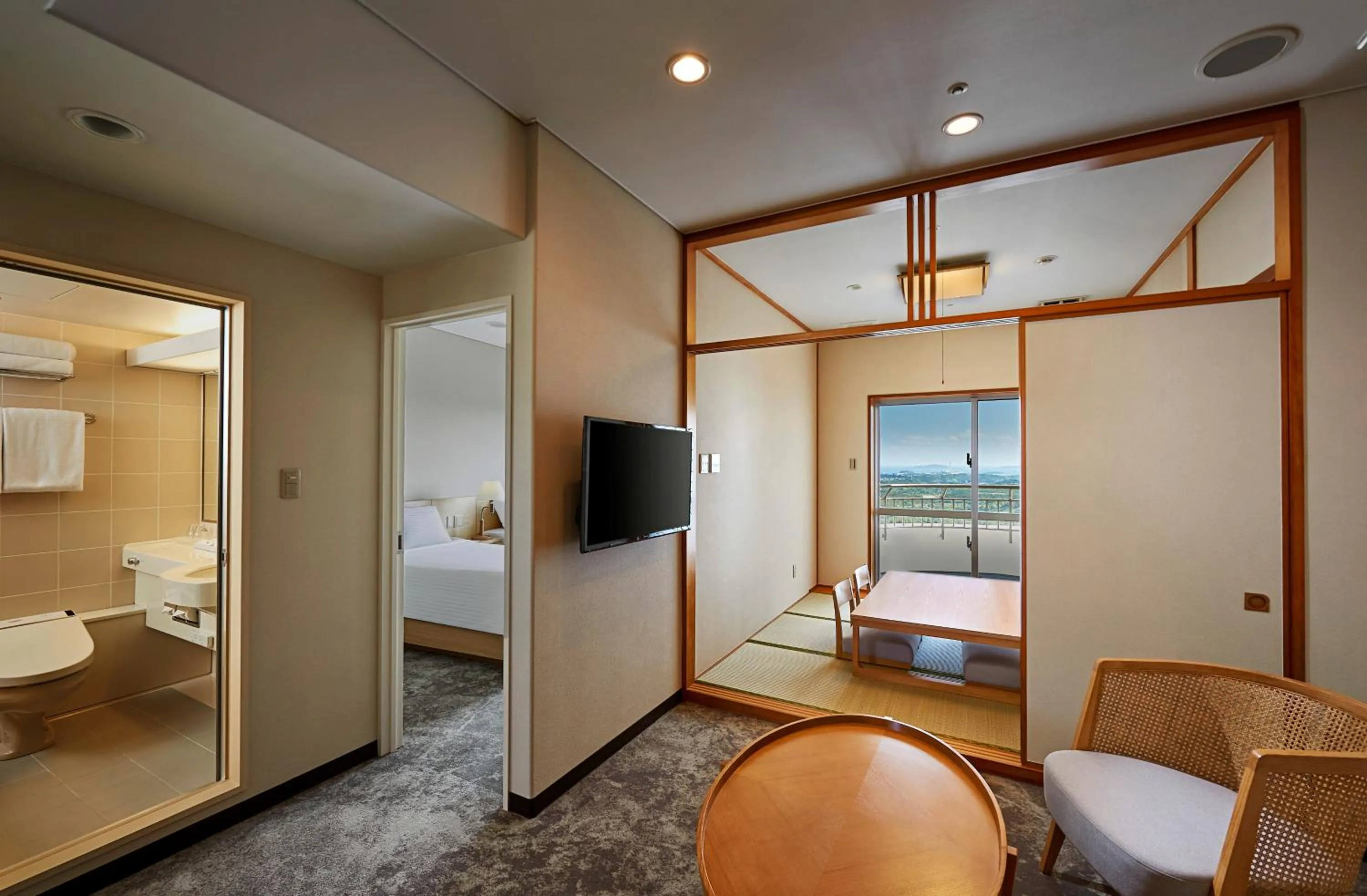 Photo of the whole room, Bed in ANA Crowne Plaza Resort Okinawa Uruma Hills By IHG