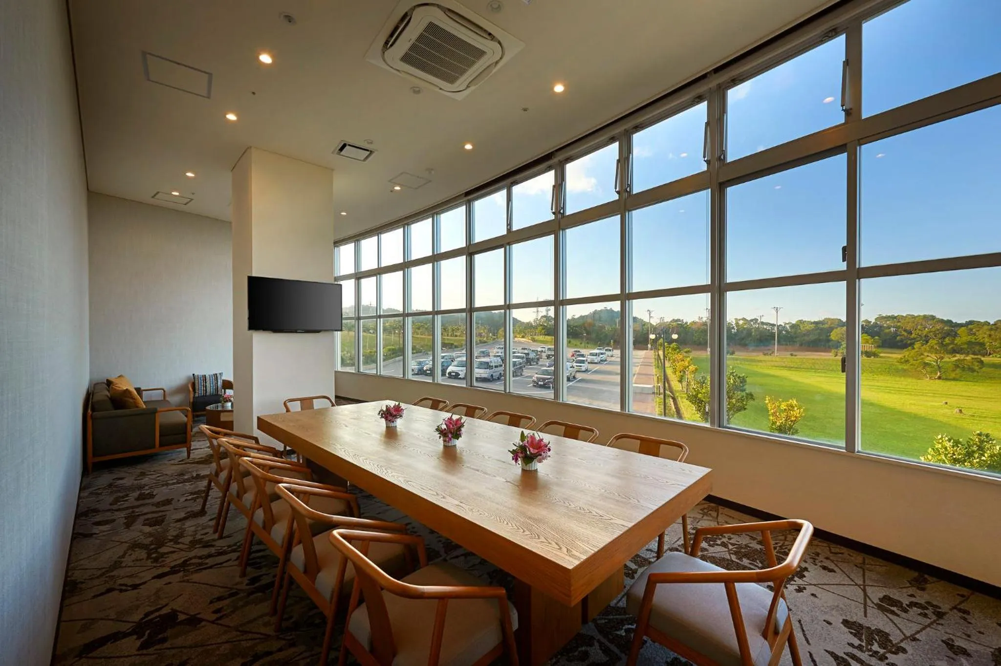 Meeting/conference room in ANA Crowne Plaza Resort Okinawa Uruma Hills By IHG