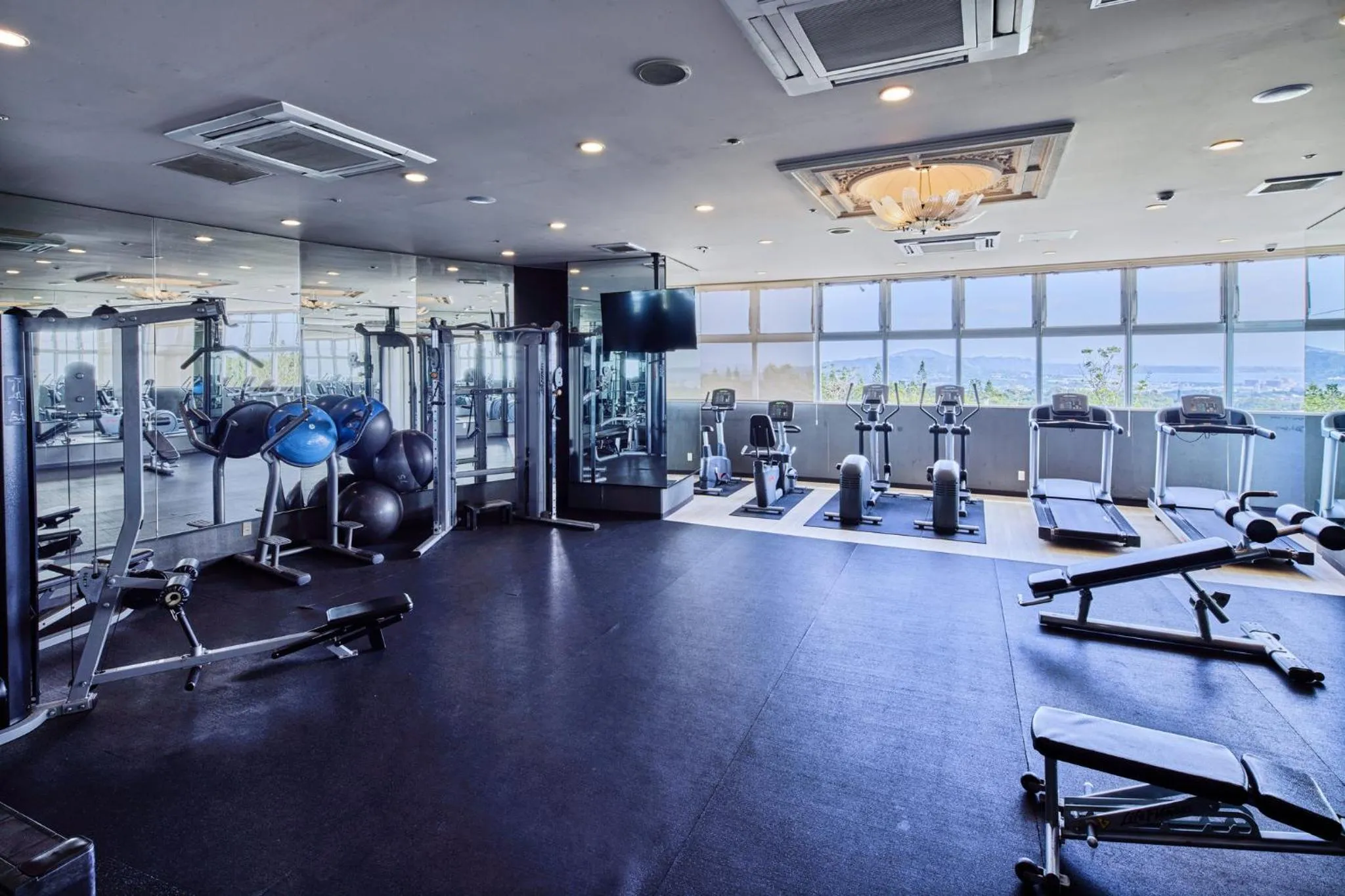 Fitness centre/facilities in ANA Crowne Plaza Resort Okinawa Uruma Hills By IHG