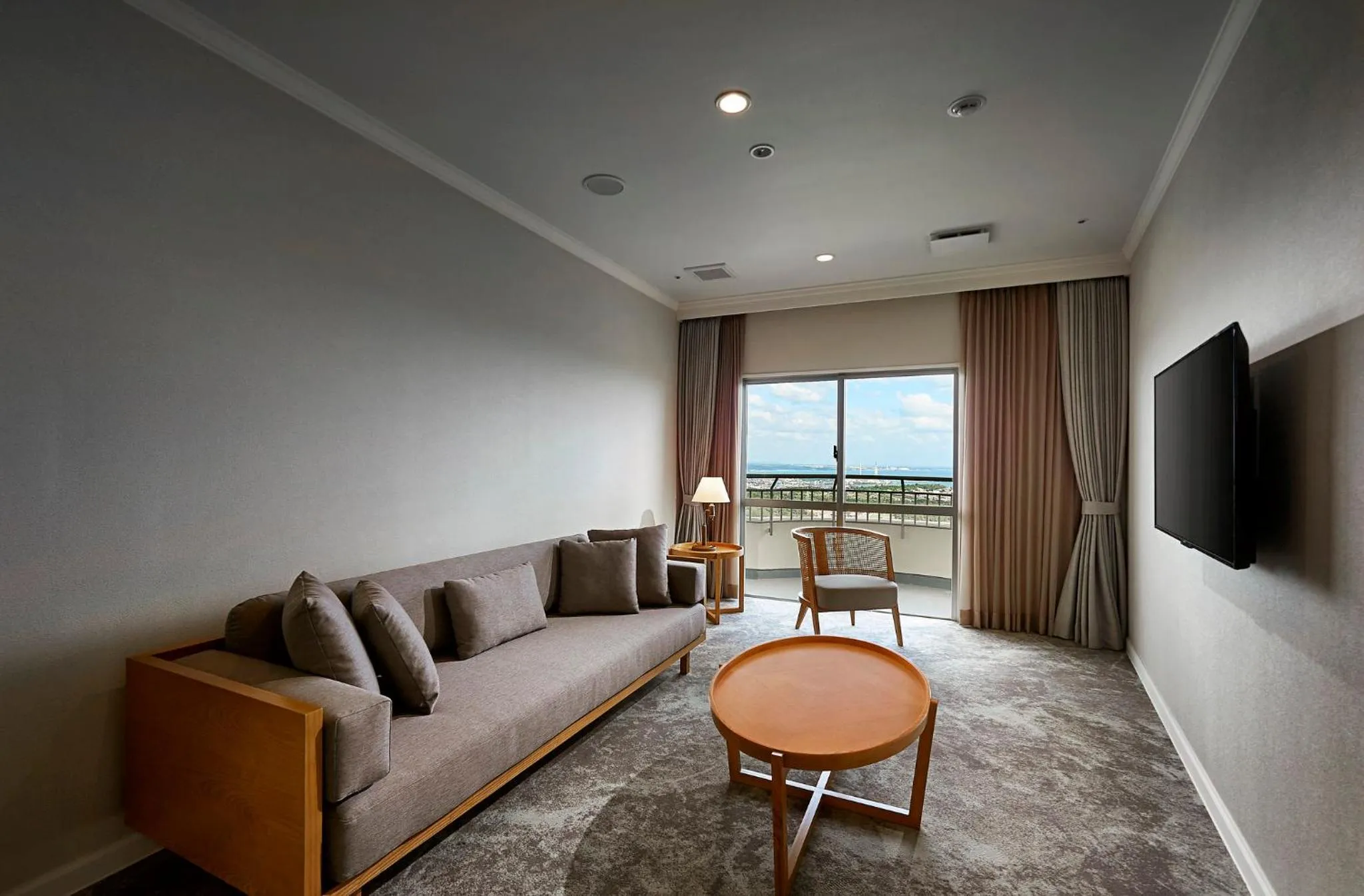 Photo of the whole room in ANA Crowne Plaza Resort Okinawa Uruma Hills By IHG