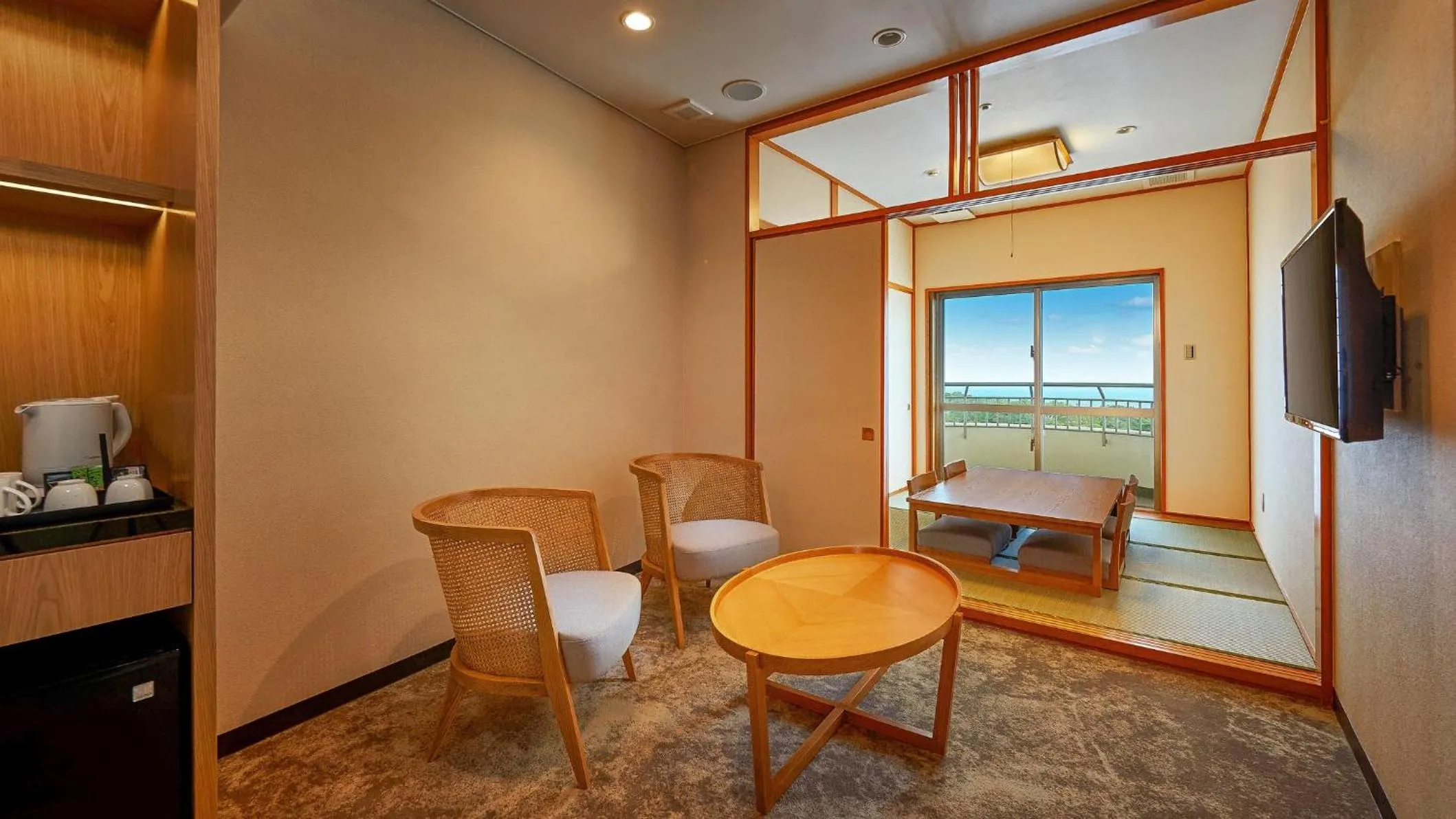 Photo of the whole room in ANA Crowne Plaza Resort Okinawa Uruma Hills By IHG