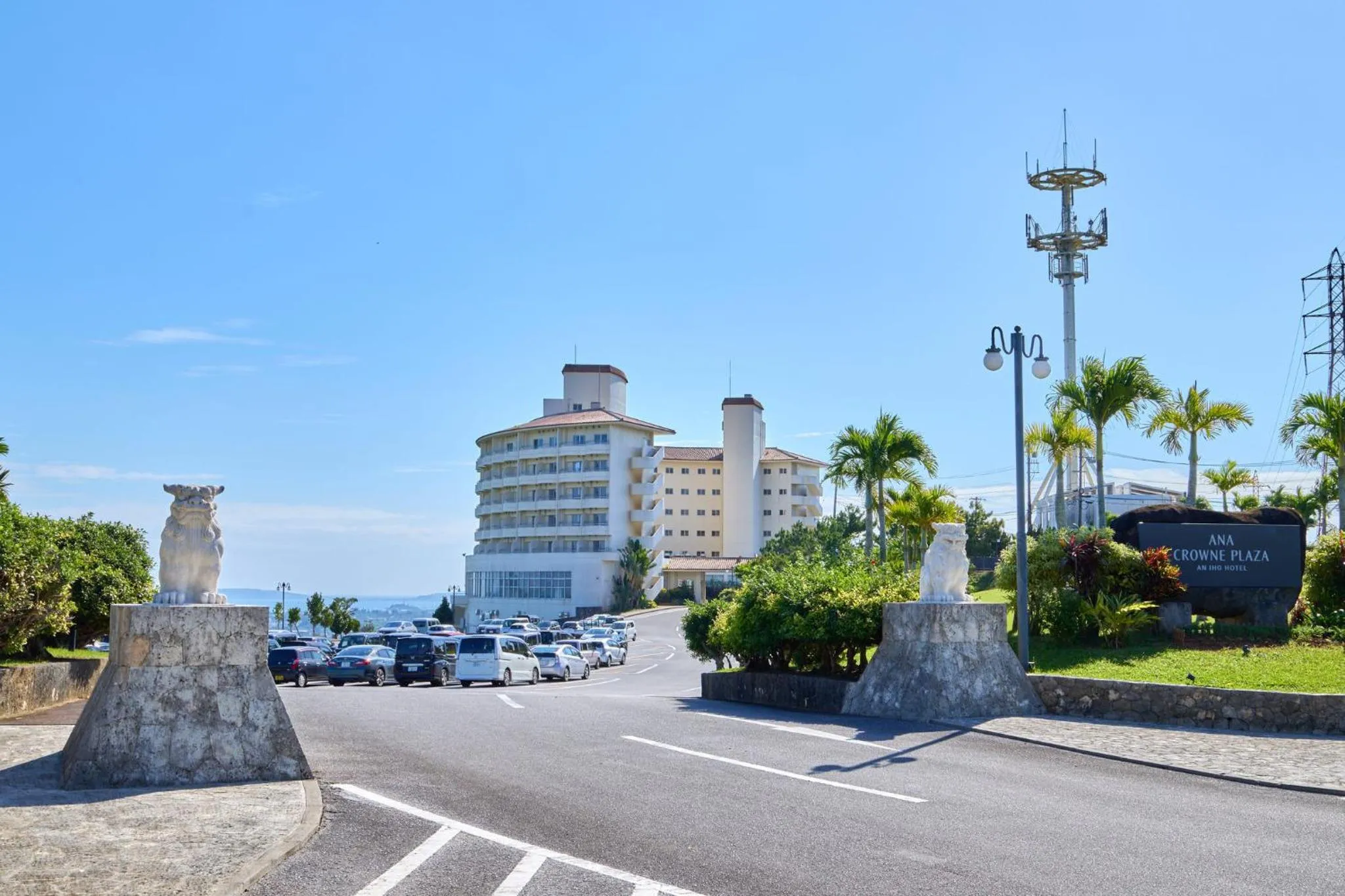 Property building in ANA Crowne Plaza Resort Okinawa Uruma Hills By IHG