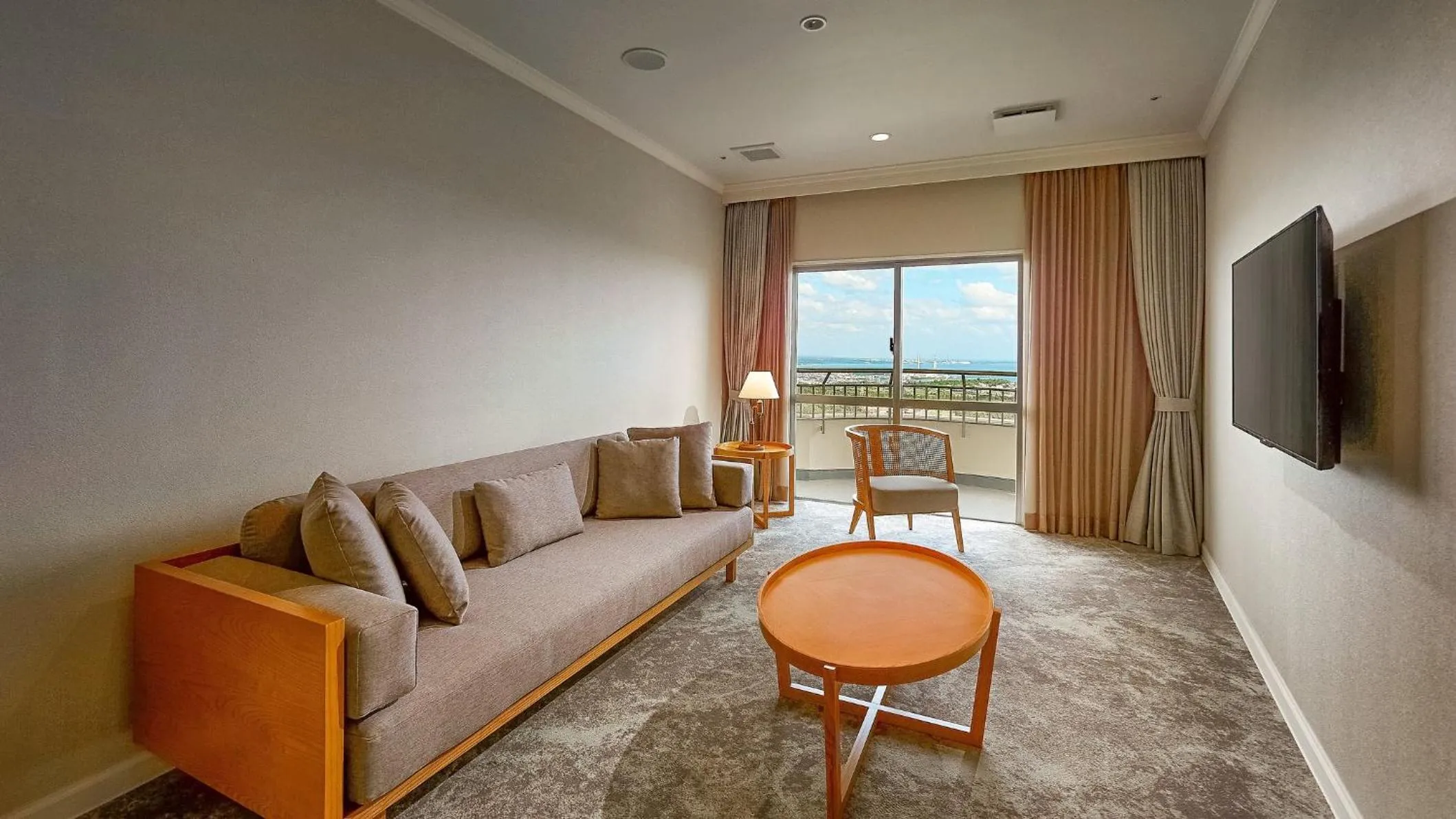 Photo of the whole room in ANA Crowne Plaza Resort Okinawa Uruma Hills By IHG