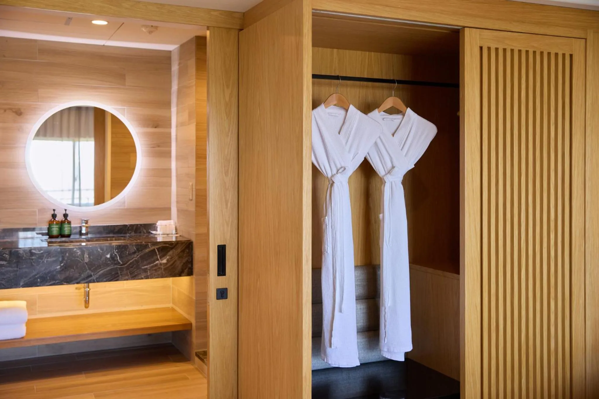 Photo of the whole room in ANA Crowne Plaza Resort Okinawa Uruma Hills By IHG