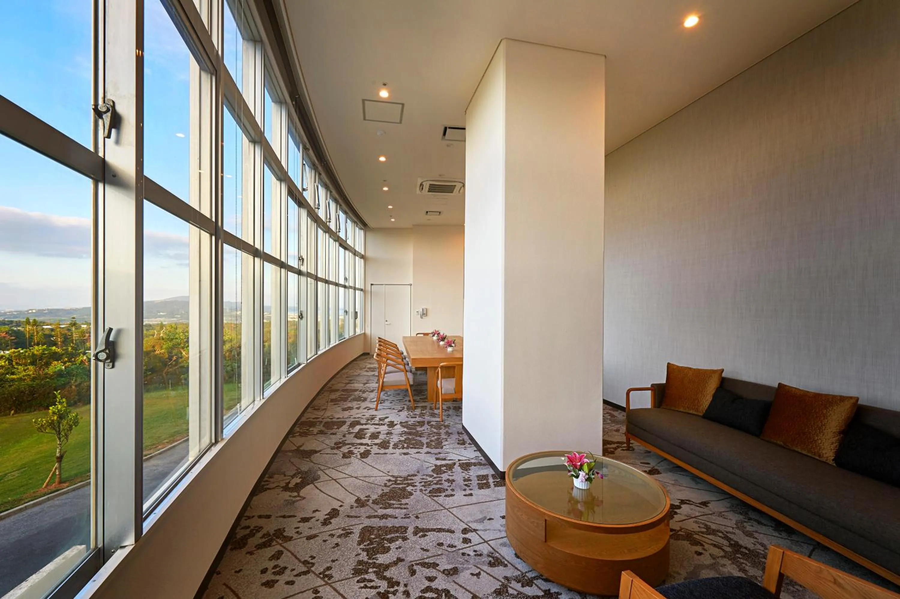 Meeting/conference room in ANA Crowne Plaza Resort Okinawa Uruma Hills By IHG