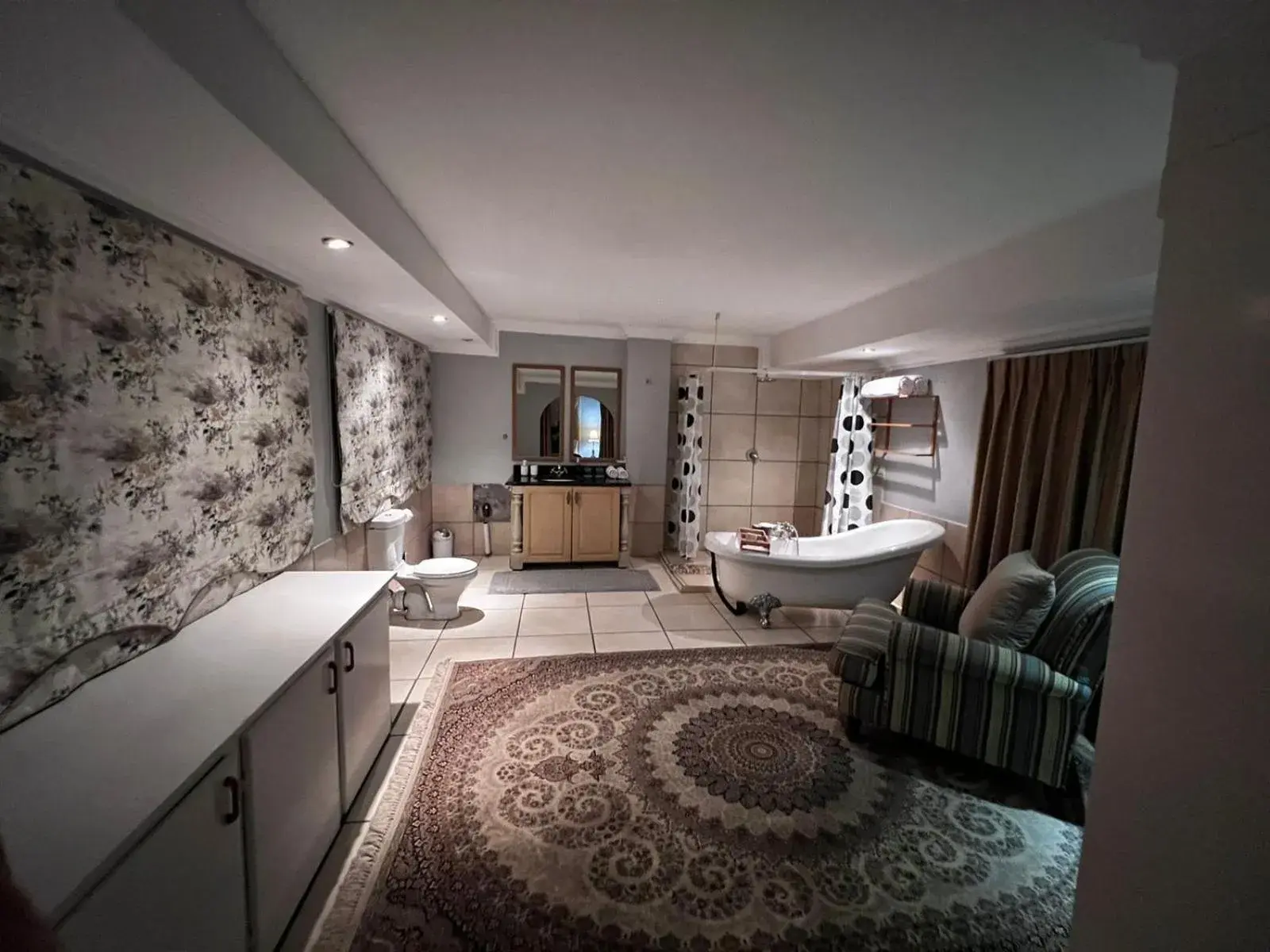 Deluxe Double or Twin Room with Pool Access in Silken Trap Guest House NO LOADSHEDDING Deluxe Double or Twin Room with Pool Access in Silken Trap Guest House NO LOADSHEDDING