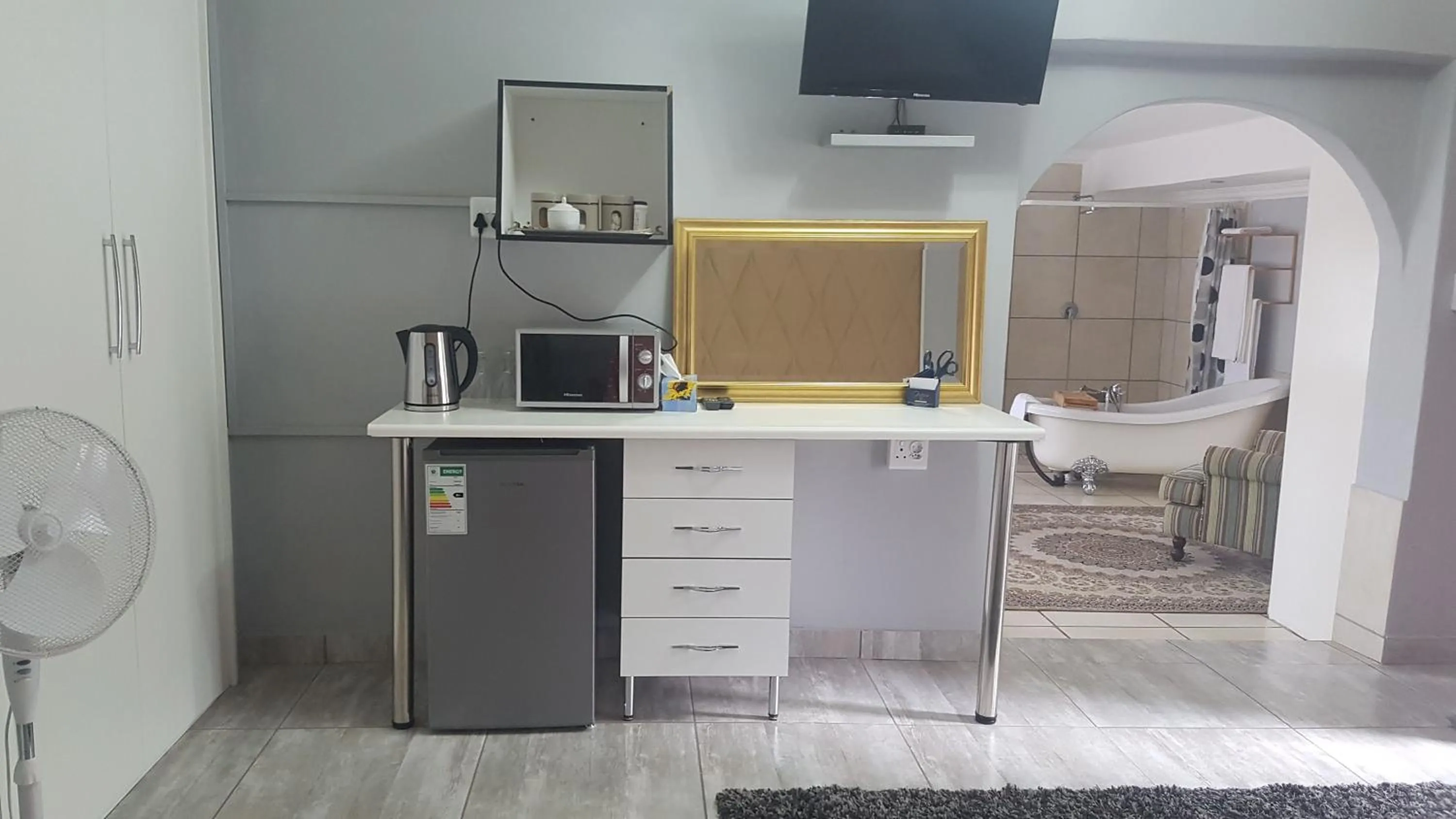 Coffee/tea facilities in Silken Trap Guest House NO LOADSHEDDING