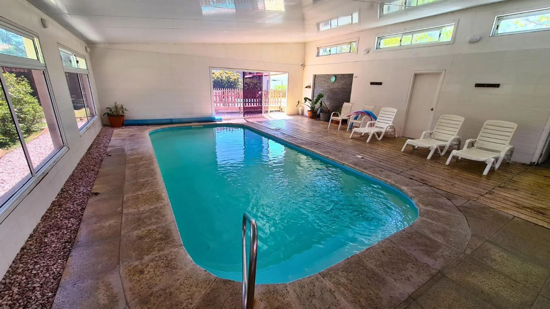 Swimming pool in Complejo Cabañas Piriápolis