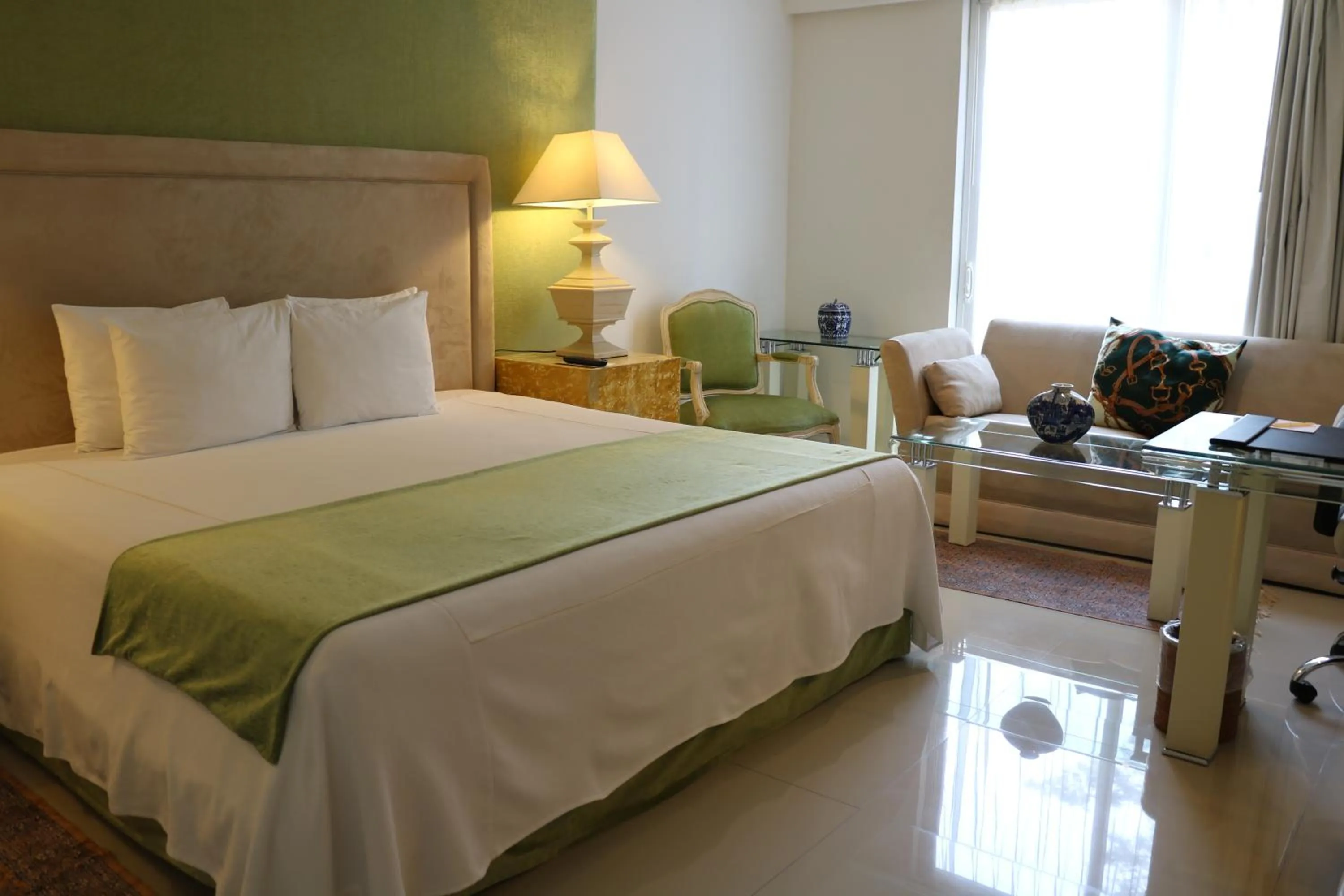 Bed in Hilton MM Grand Hotel Puebla, Tapestry Collection