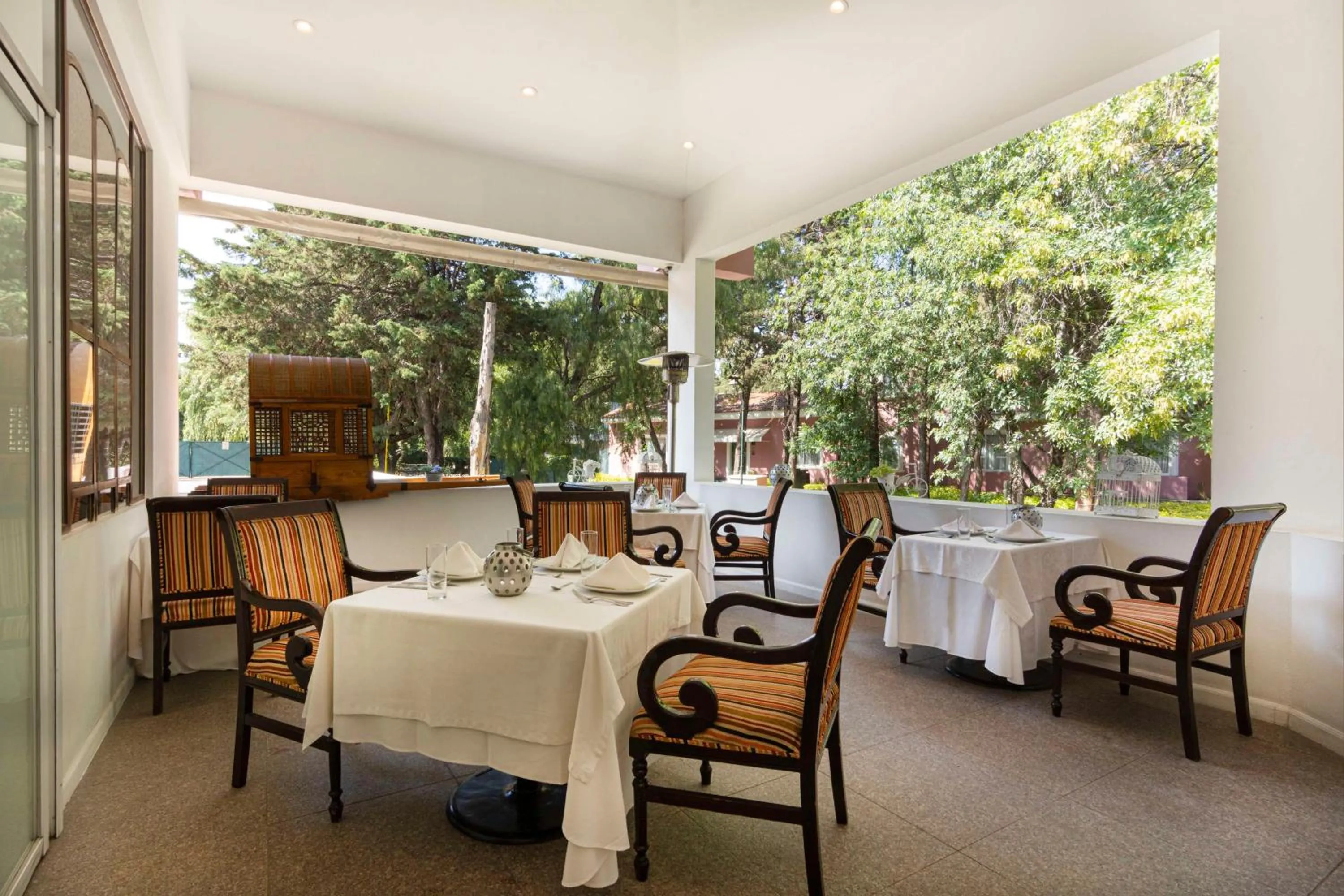 Restaurant/places to eat in Hilton MM Grand Hotel Puebla, Tapestry Collection