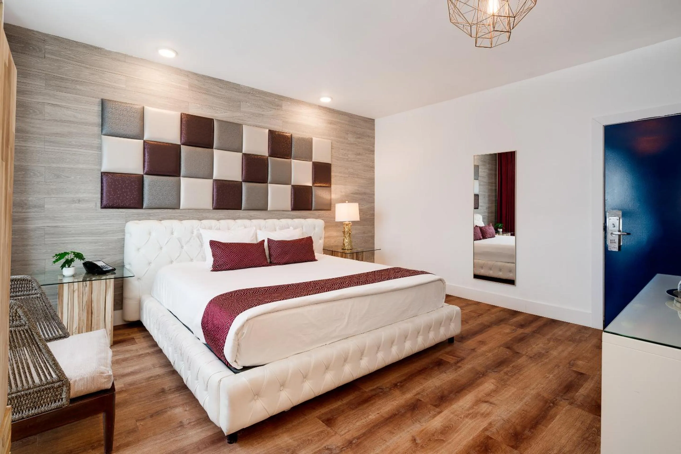 Bed in Catalina Hotel & Beach Club