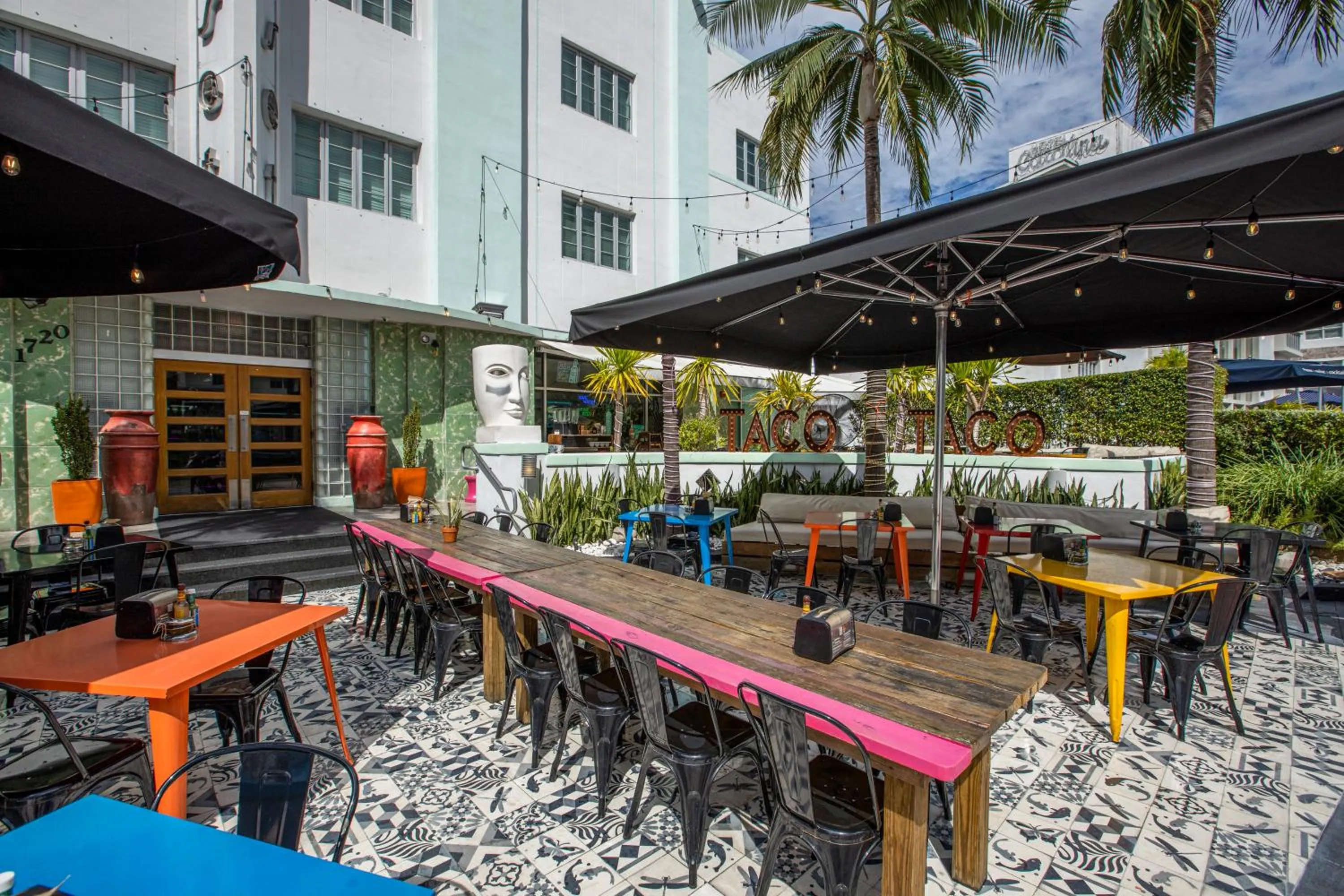 Restaurant/places to eat in Catalina Hotel & Beach Club