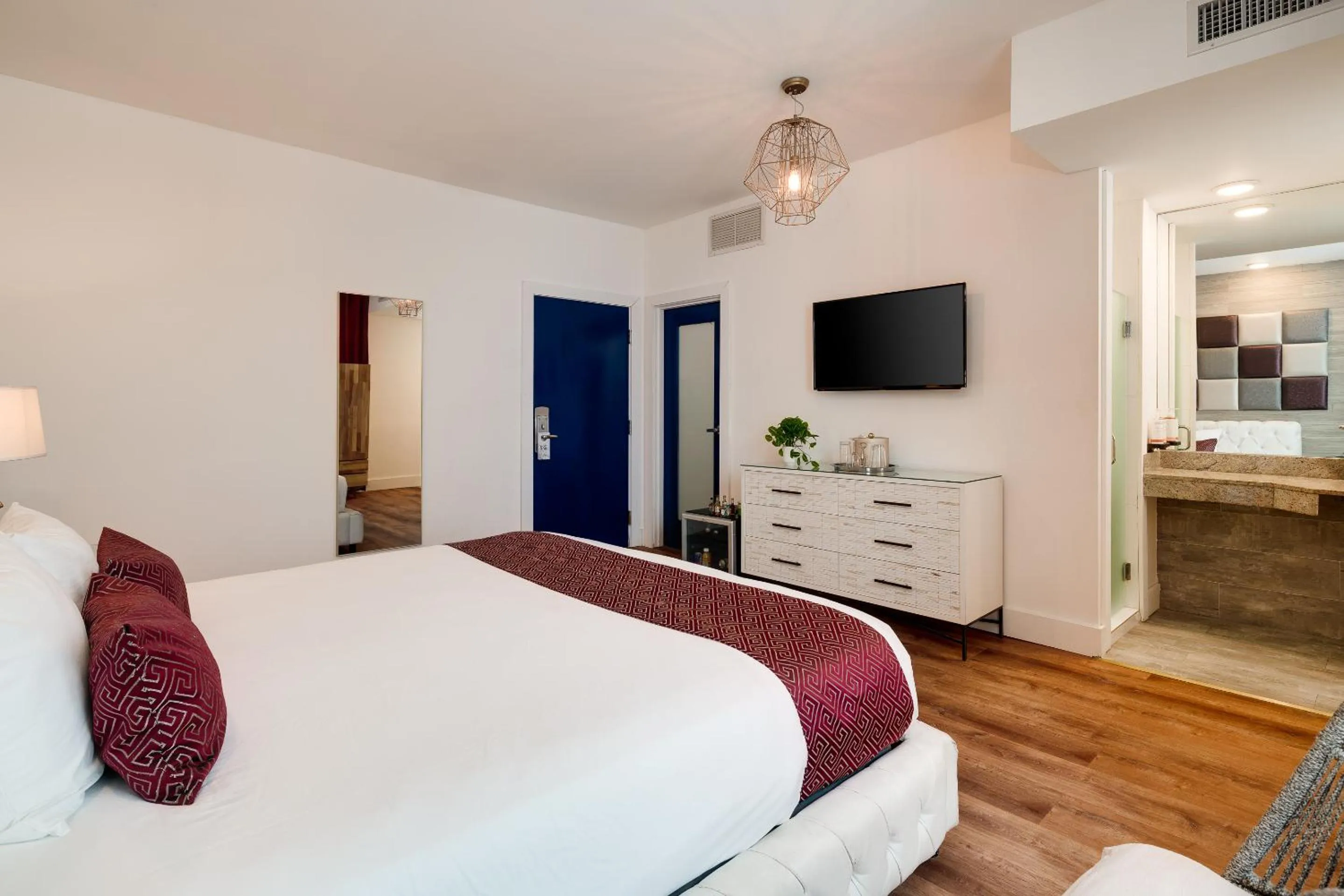 Bed in Catalina Hotel & Beach Club