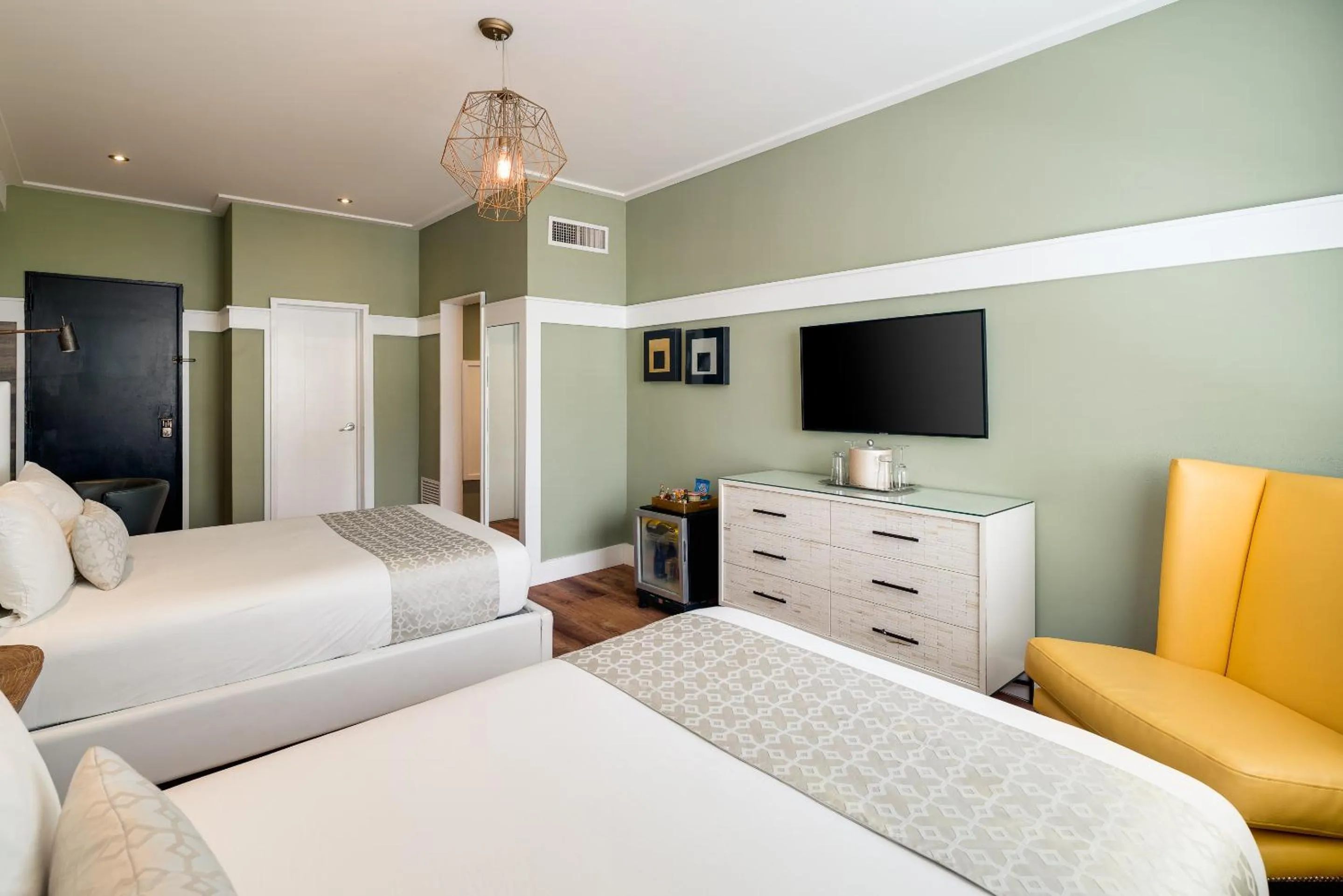 Bed in Catalina Hotel & Beach Club