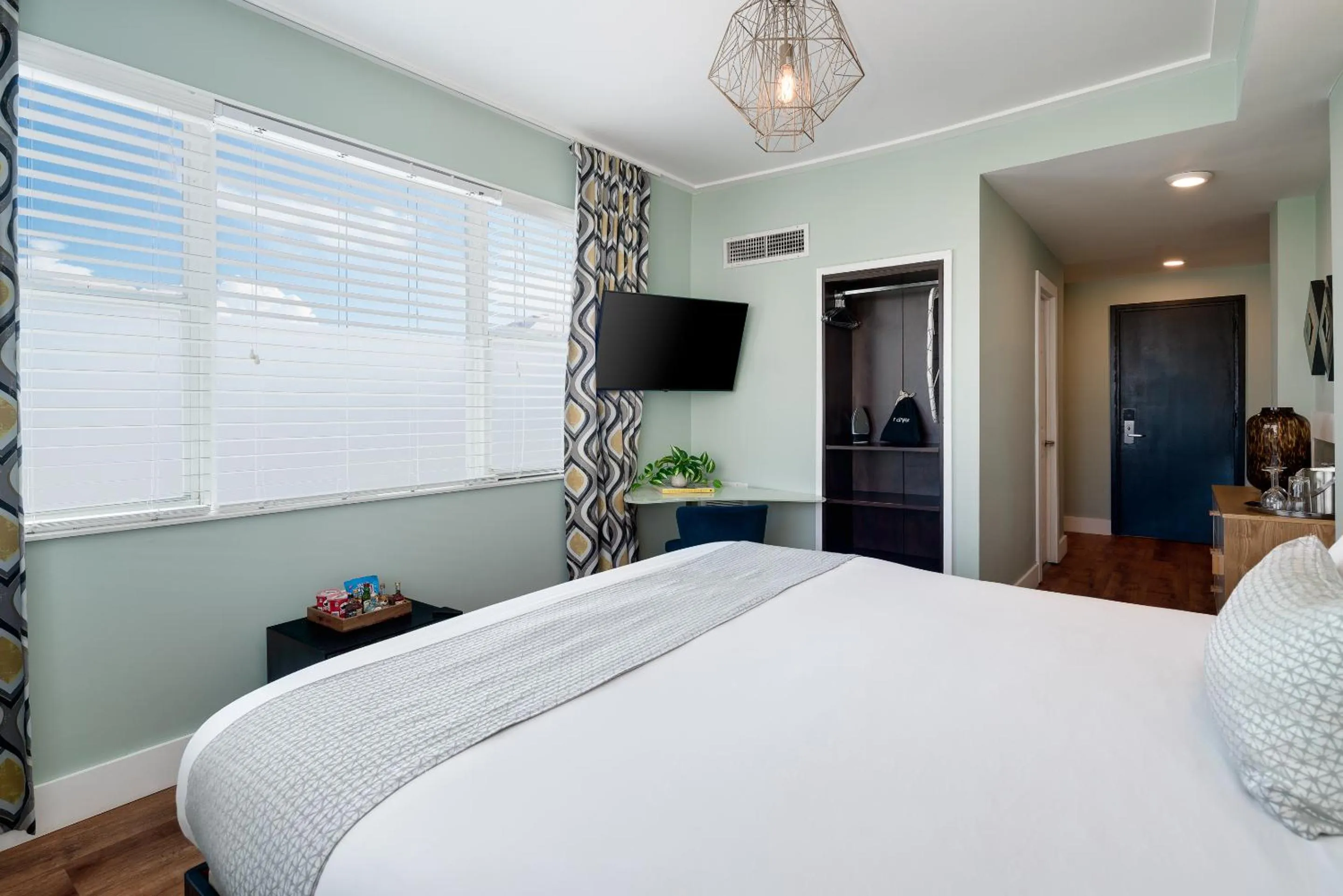 Bed in Catalina Hotel & Beach Club