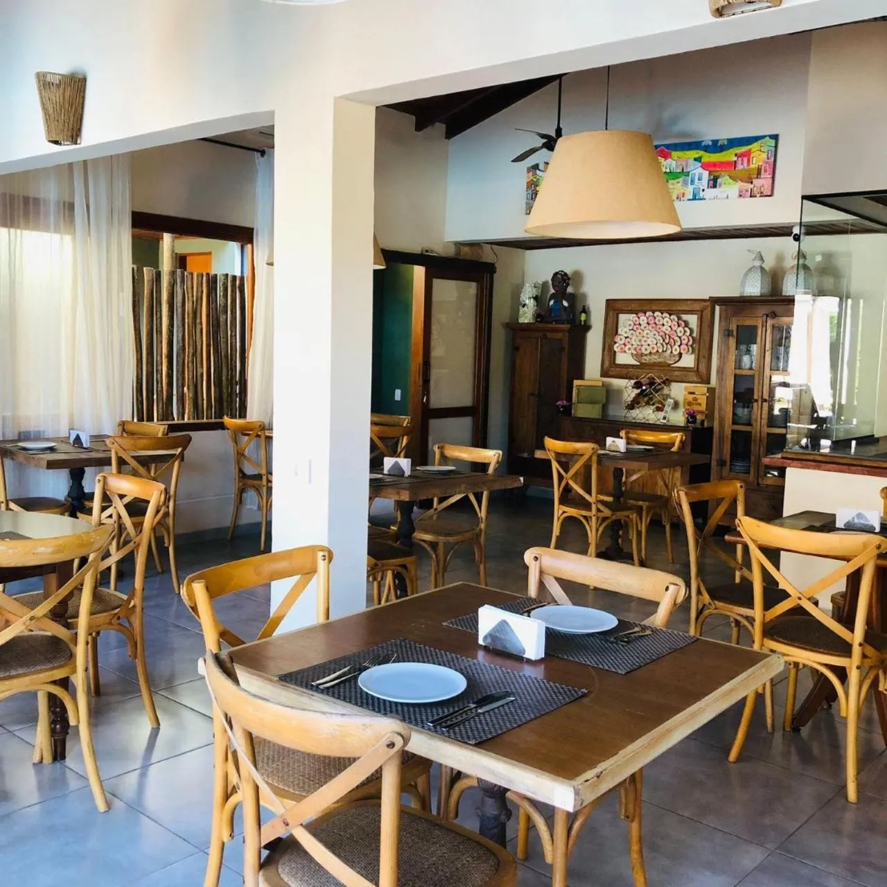 Restaurant/places to eat in Hiu Hotel