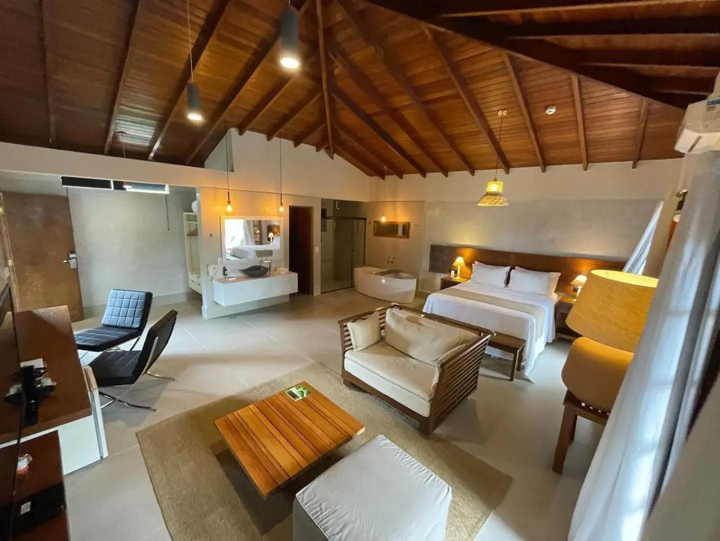 Quadruple Room with Bath in Hiu Hotel Quadruple Room with Bath in Hiu Hotel