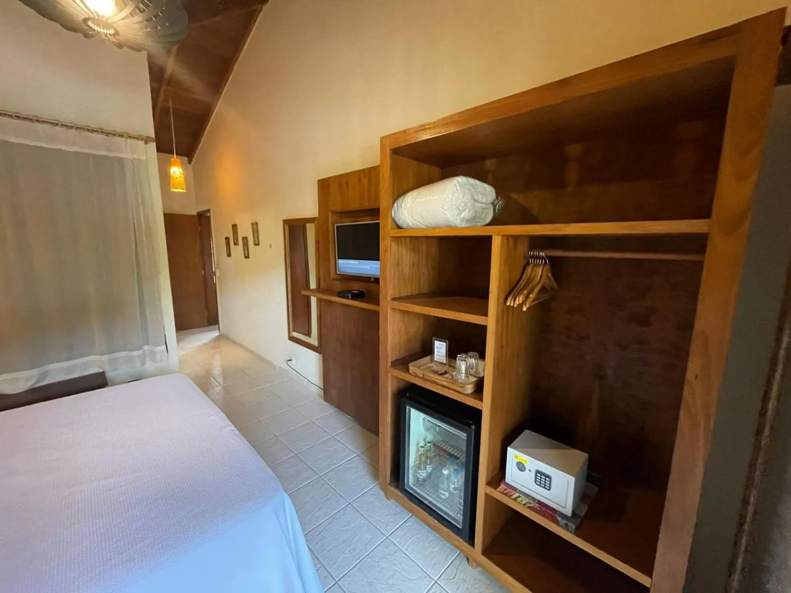 Bedroom, Bed in Hiu Hotel