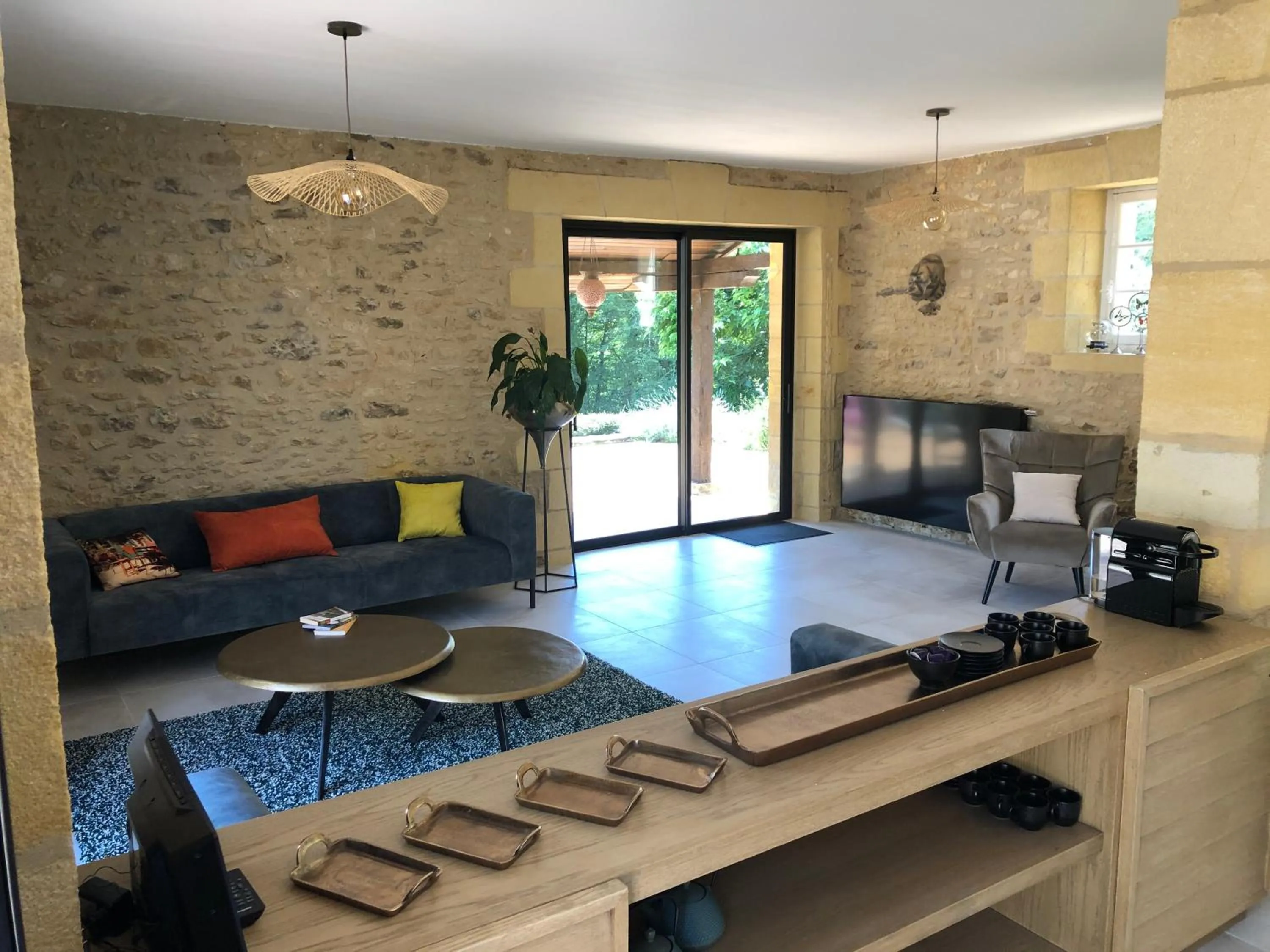 Communal lounge/ TV room in Le domaine Aubazen