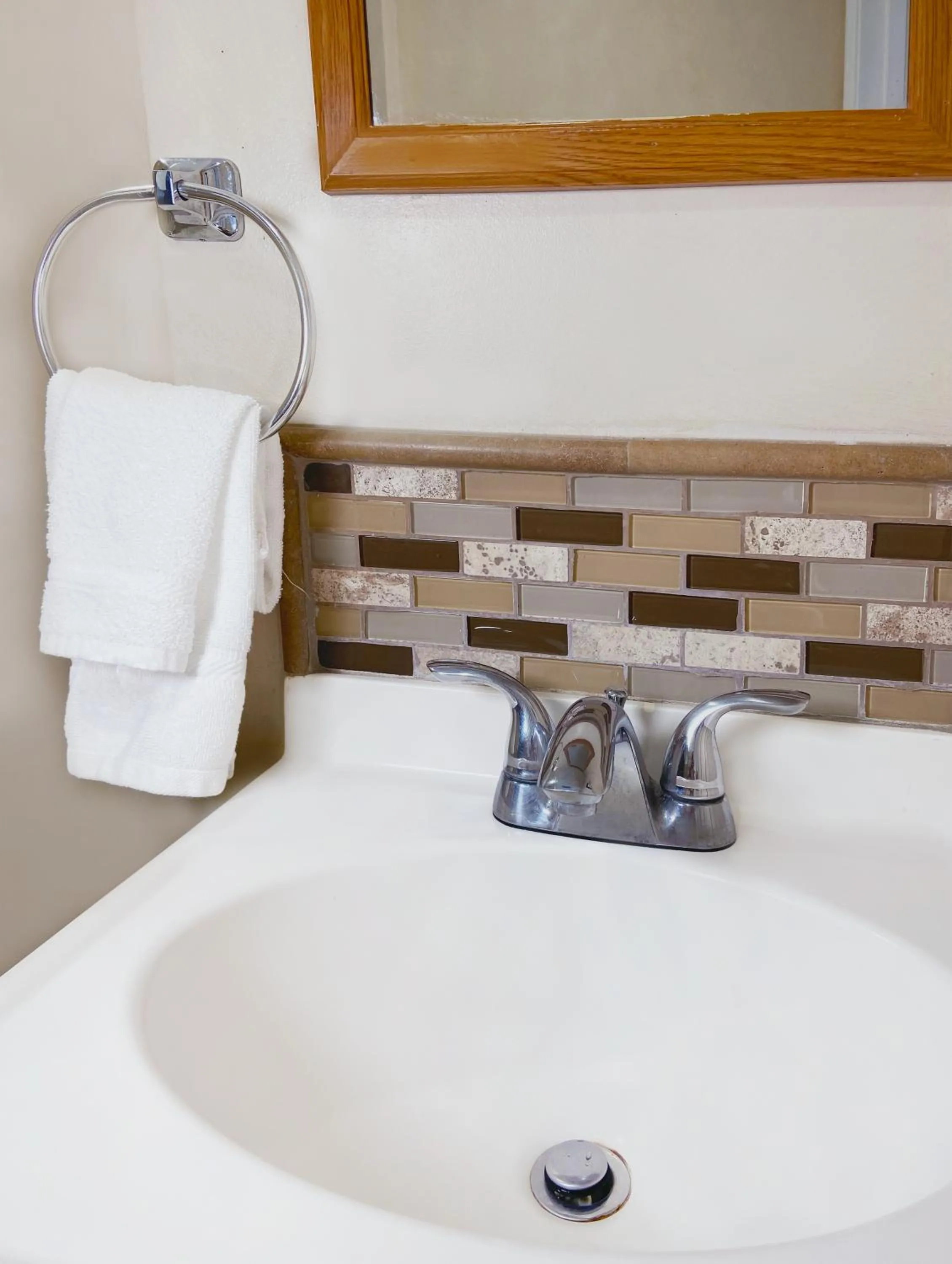 Bathroom in Nite Inn at Universal City - Walking Distance to Universal Studios Hollywood