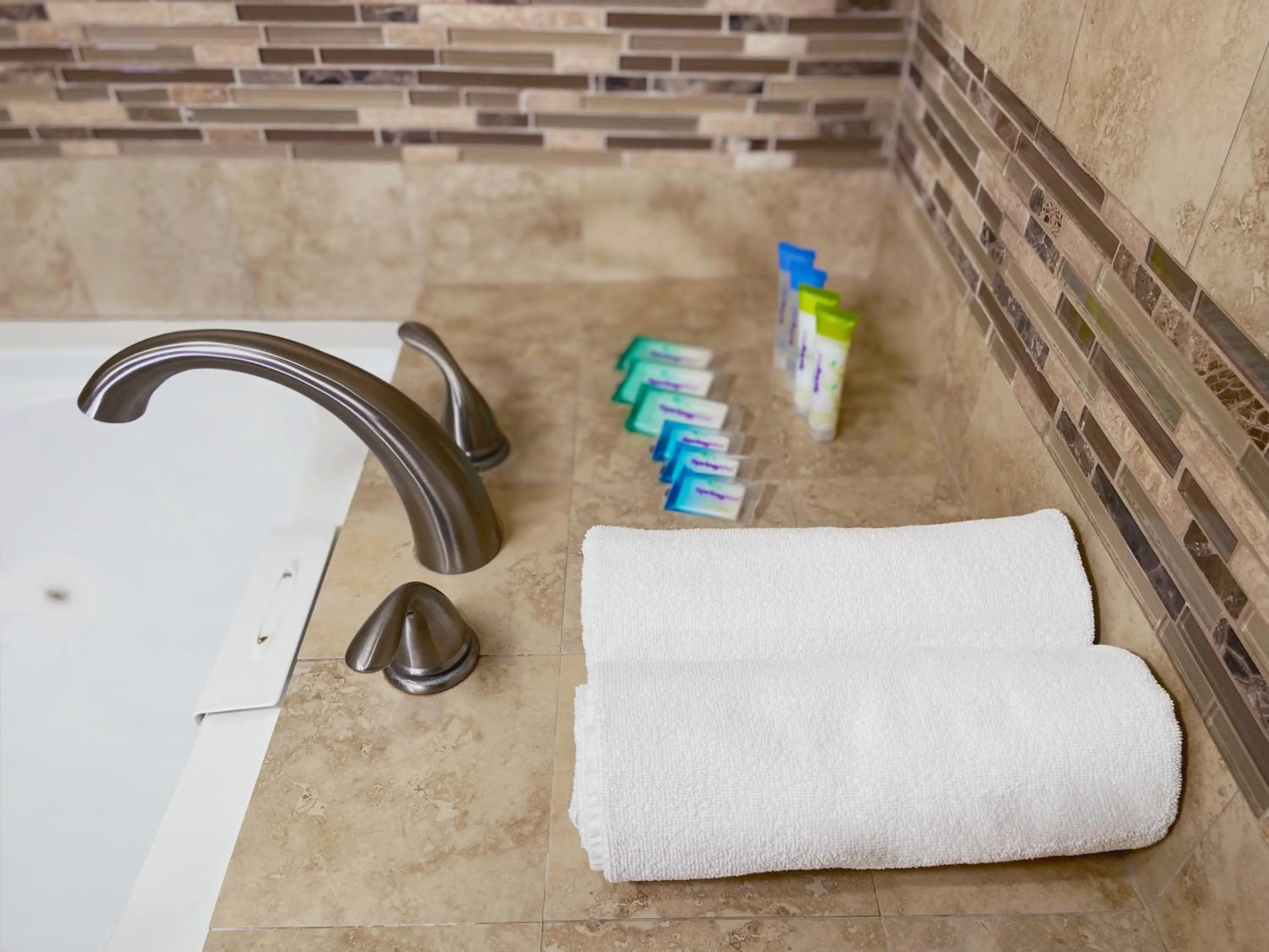 Bathroom in Nite Inn at Universal City - Walking Distance to Universal Studios Hollywood