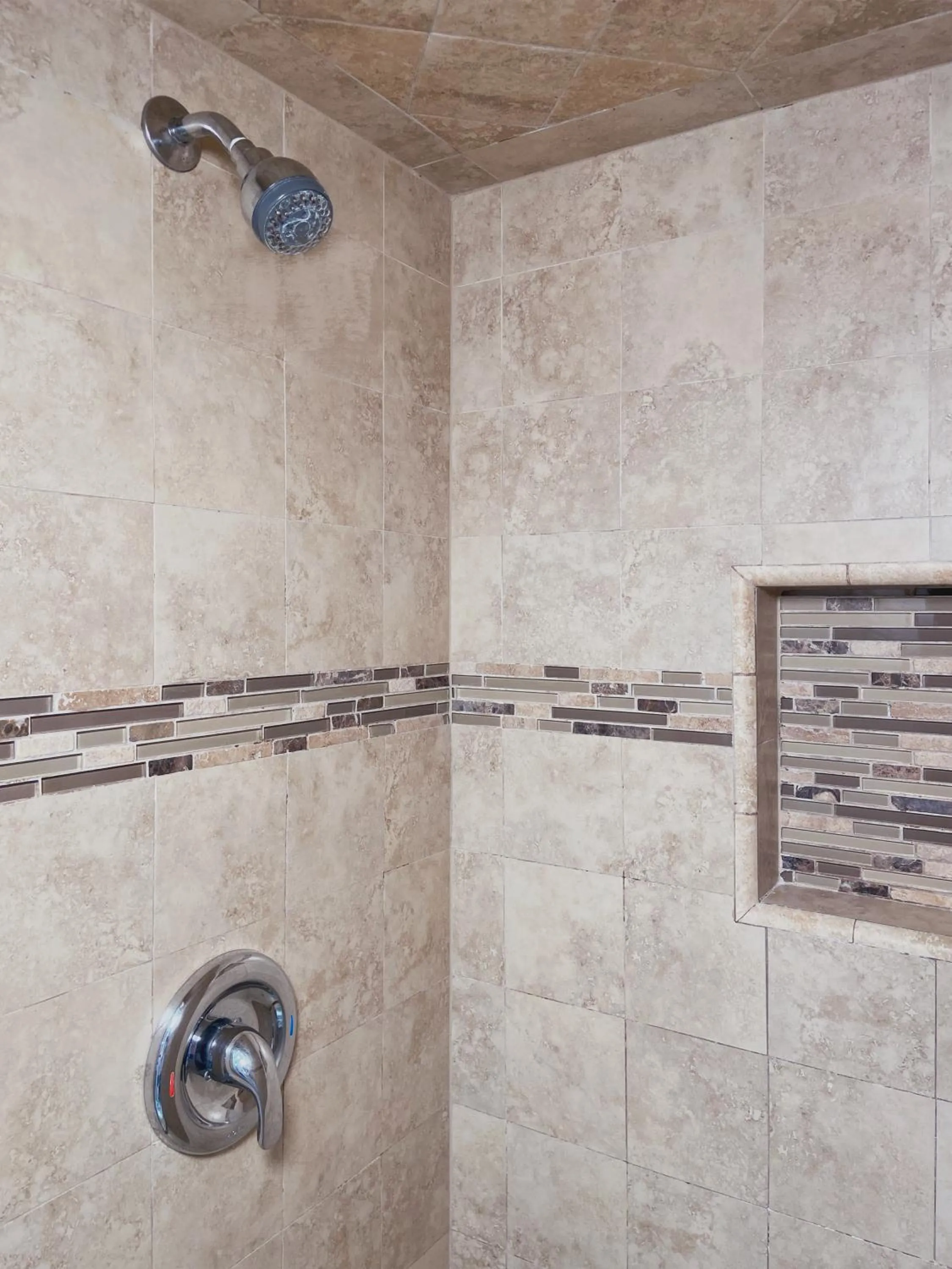 Shower in Nite Inn at Universal City - Walking Distance to Universal Studios Hollywood