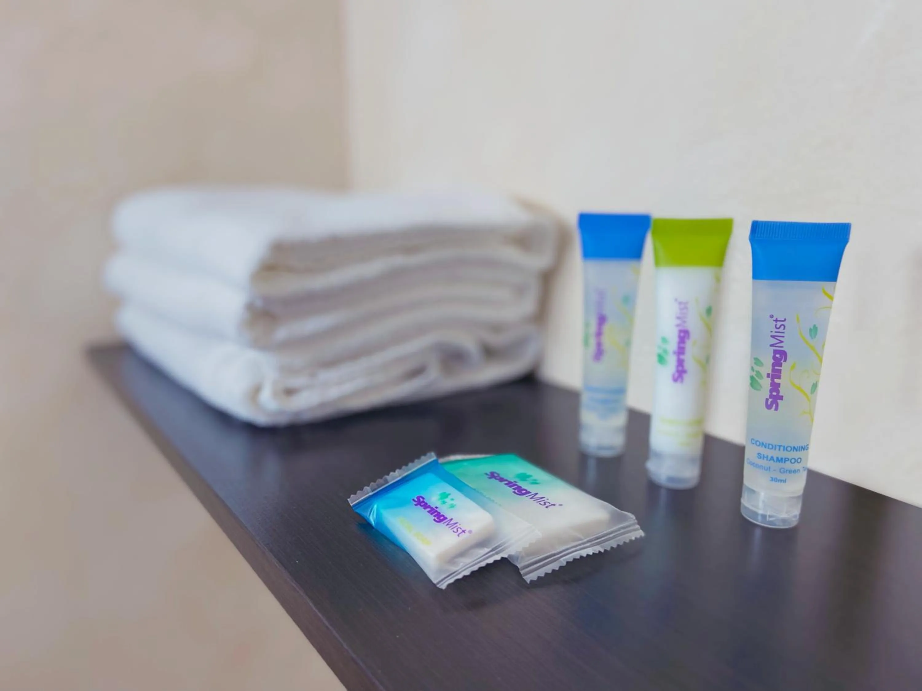 Bathroom in Nite Inn at Universal City - Walking Distance to Universal Studios Hollywood