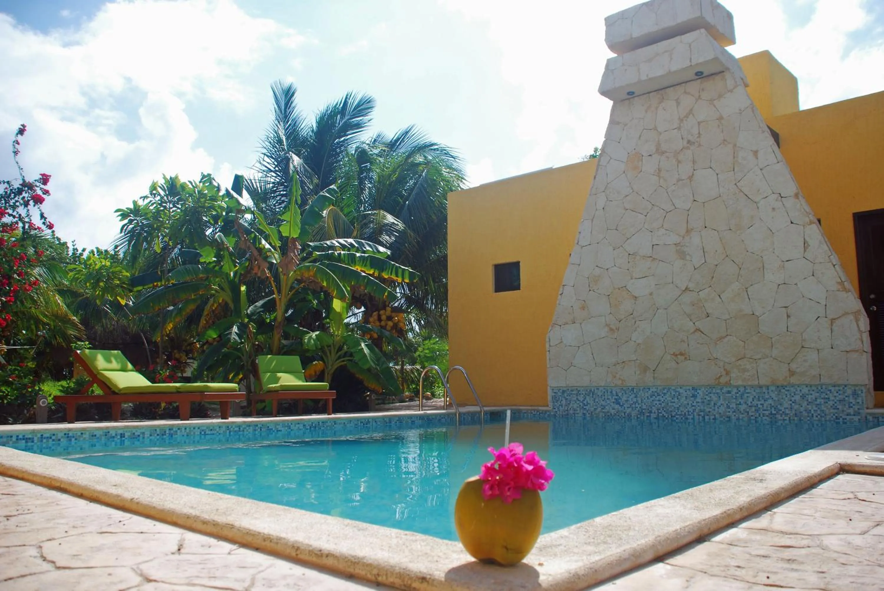 Swimming pool in Margarita del Sol Hotel Costa Maya