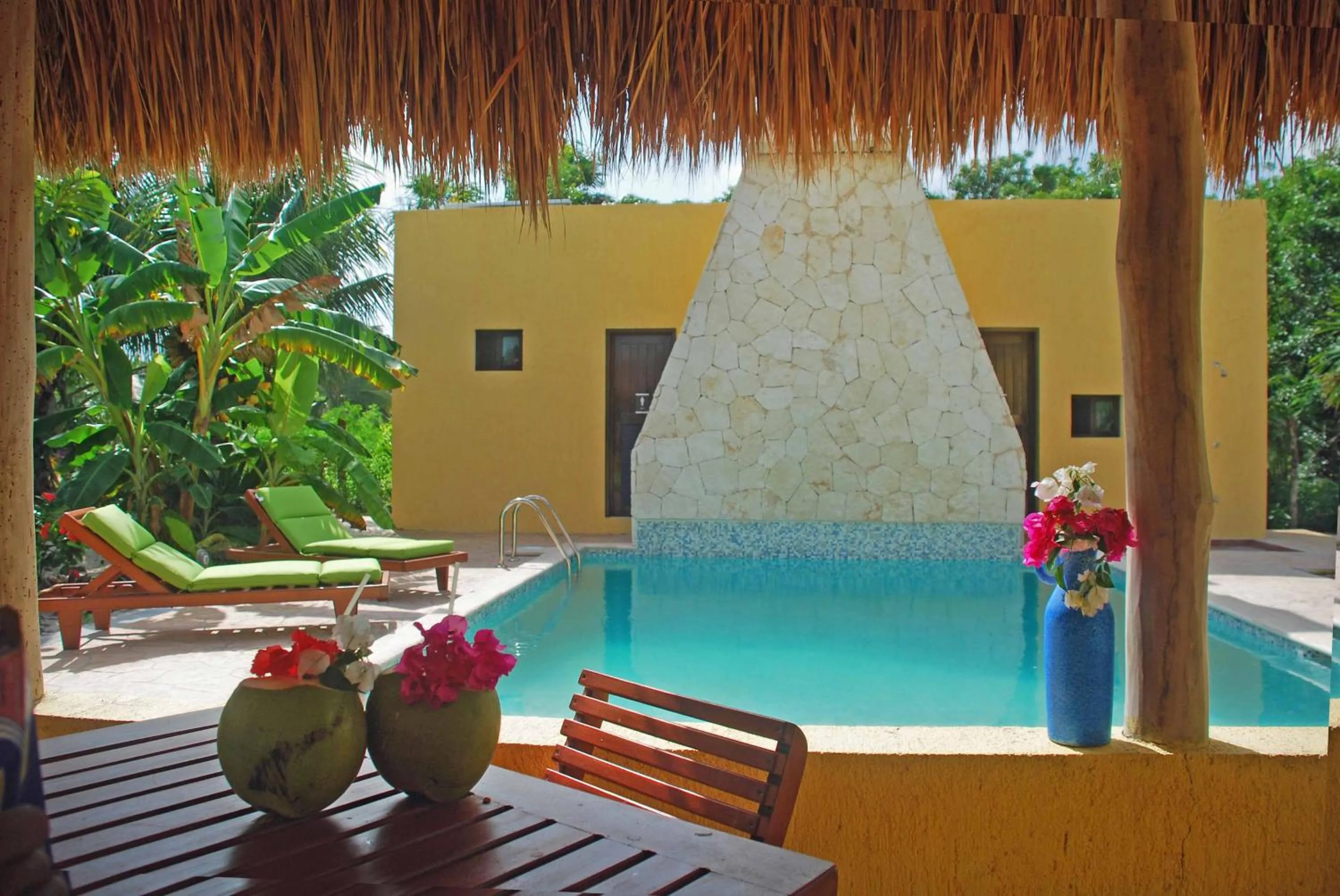 Swimming pool in Margarita del Sol Hotel Costa Maya