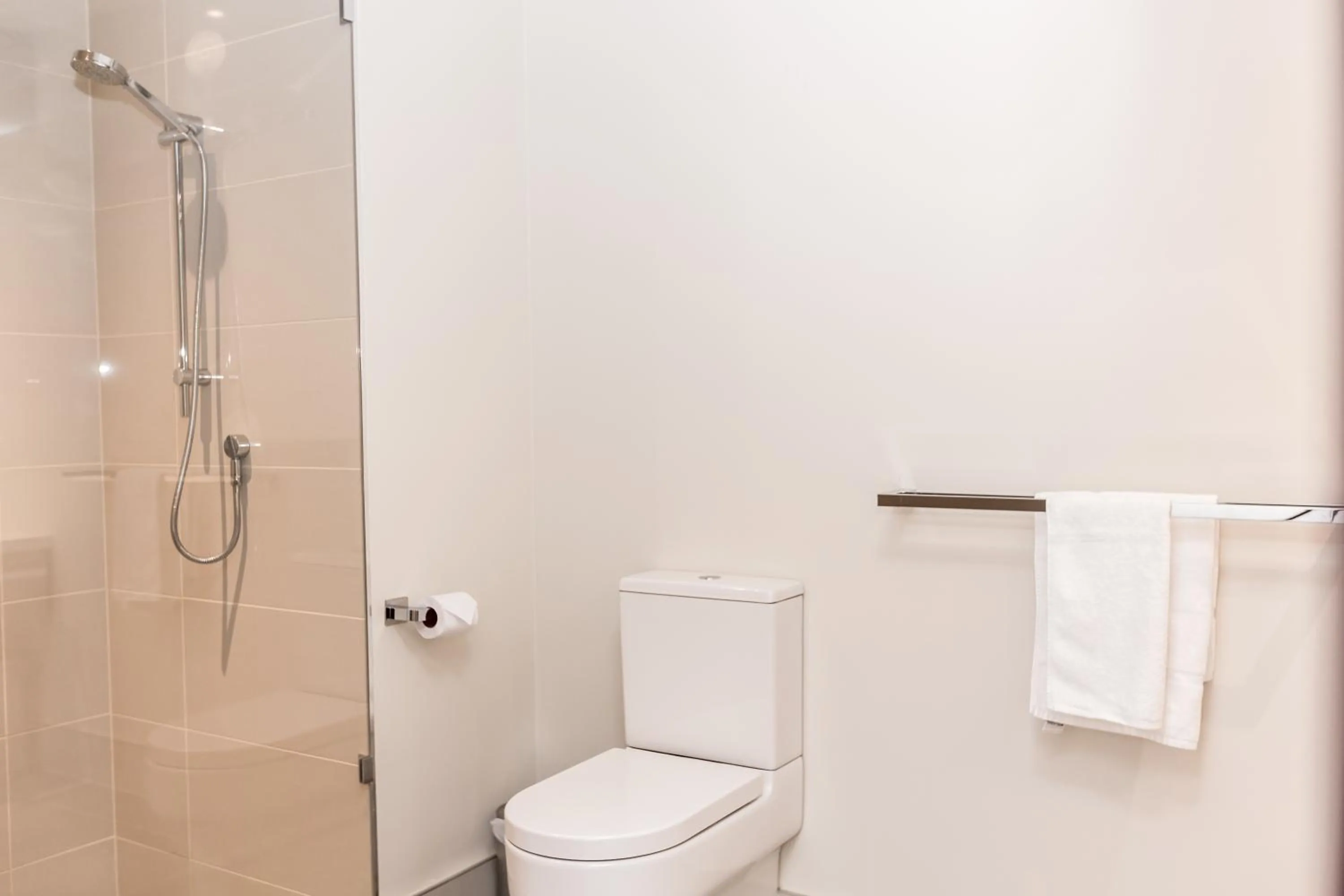 Bathroom in Alexandra Hills Hotel