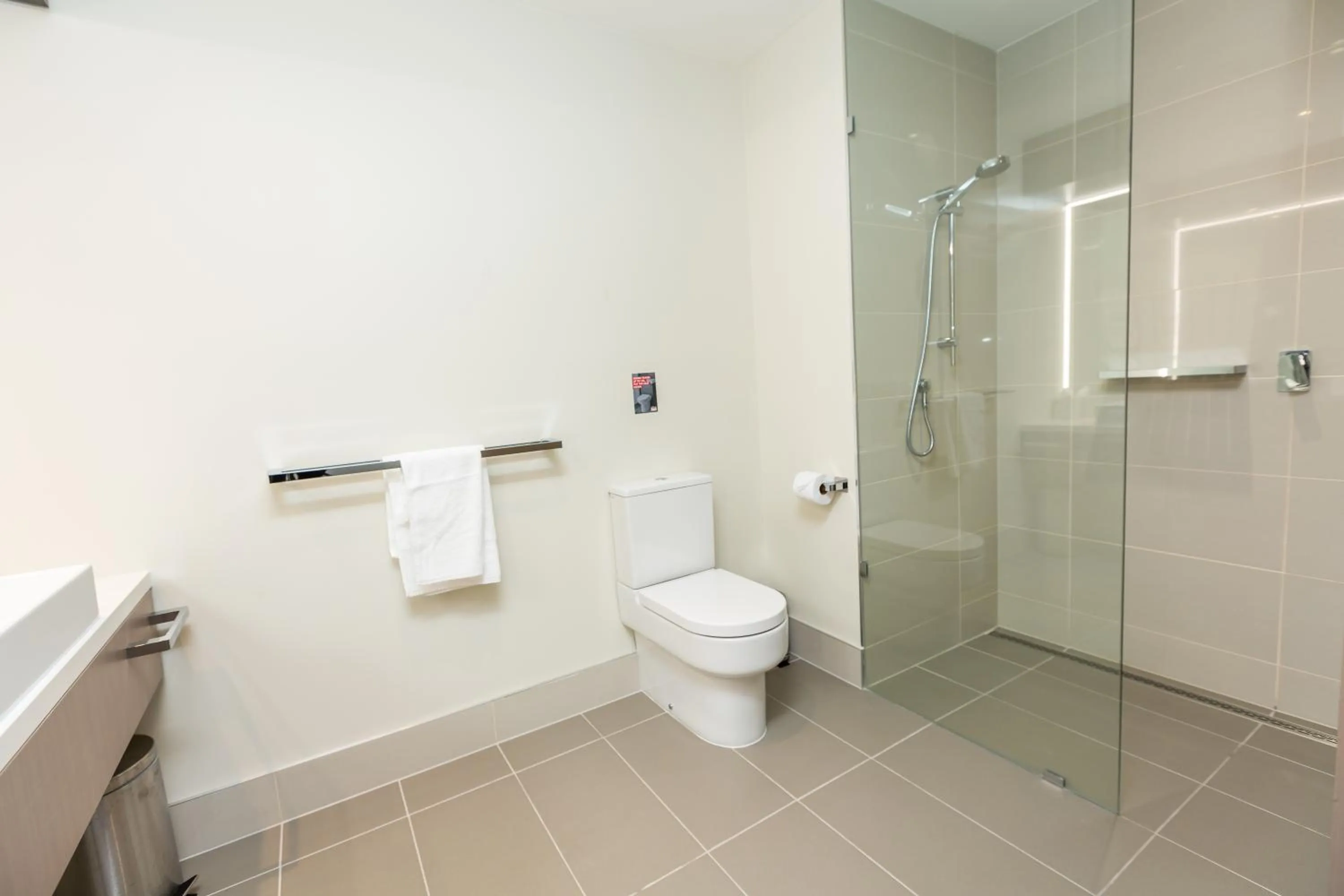 Toilet in Alexandra Hills Hotel