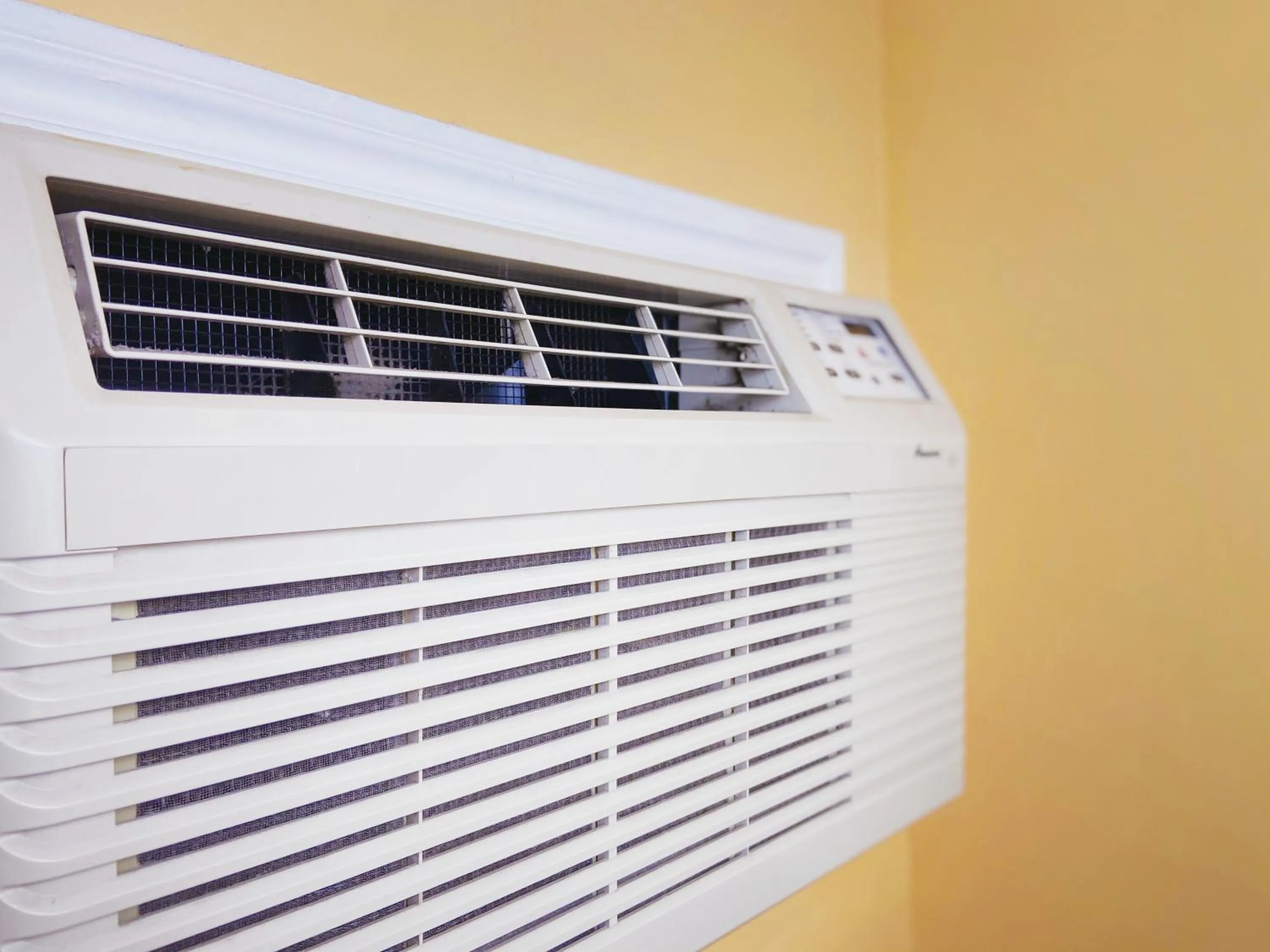 air conditioner in El Patio Inn - Near Universal Studios Hollywood