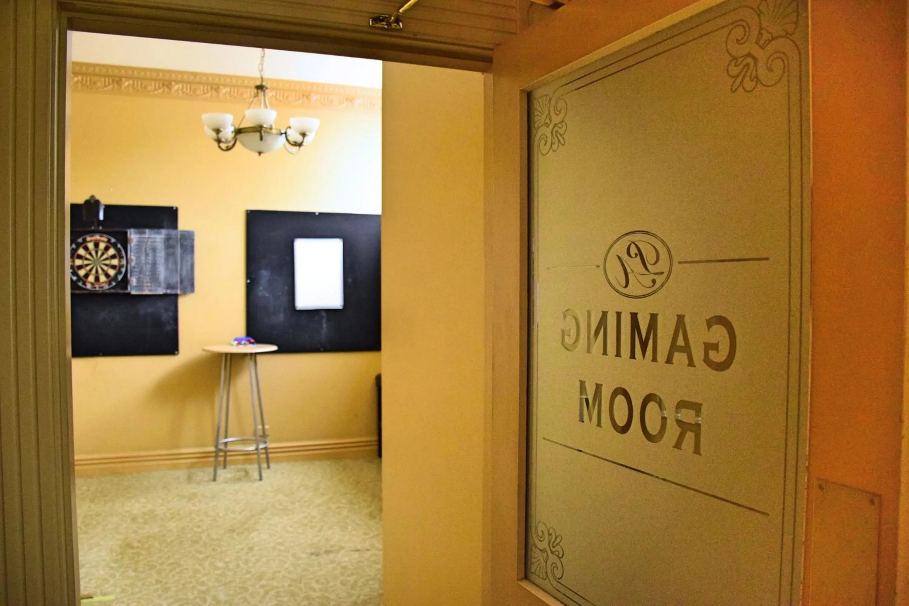 The Prince Albert Backpackers & Bar