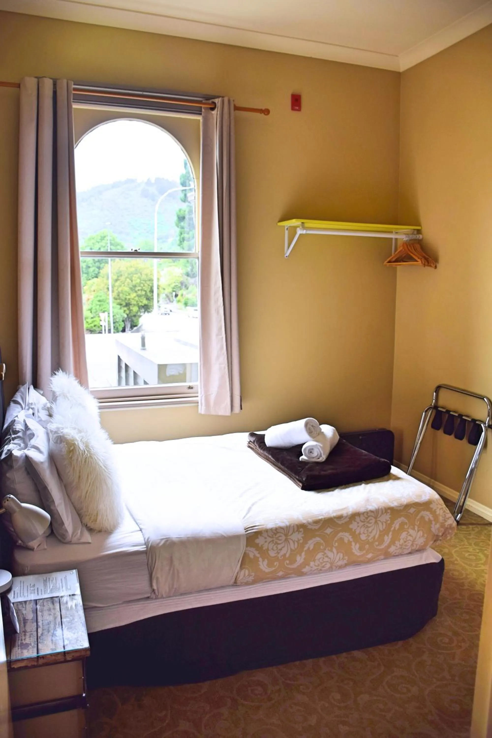 Bed in The Prince Albert Backpackers & Bar