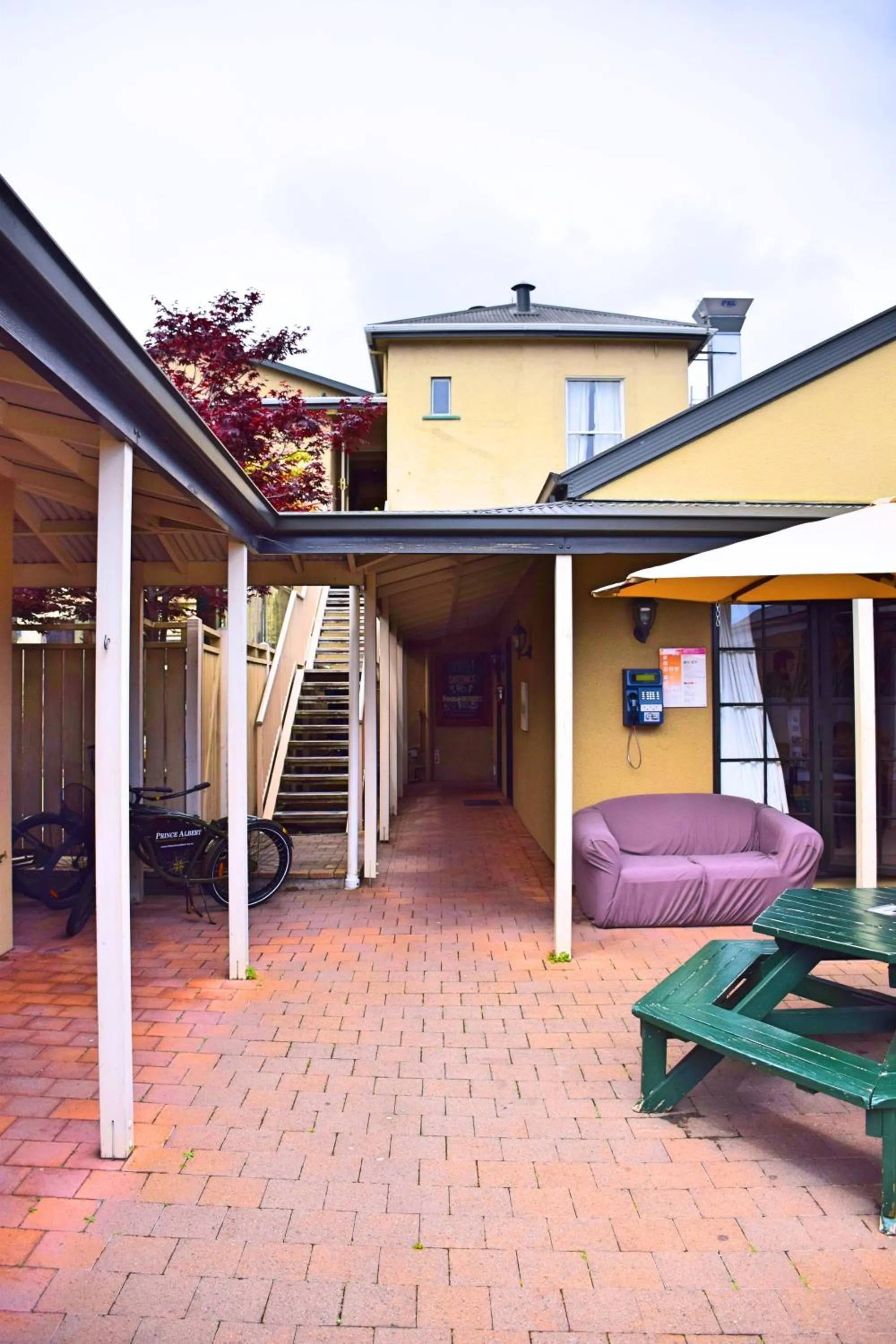 The Prince Albert Backpackers & Bar