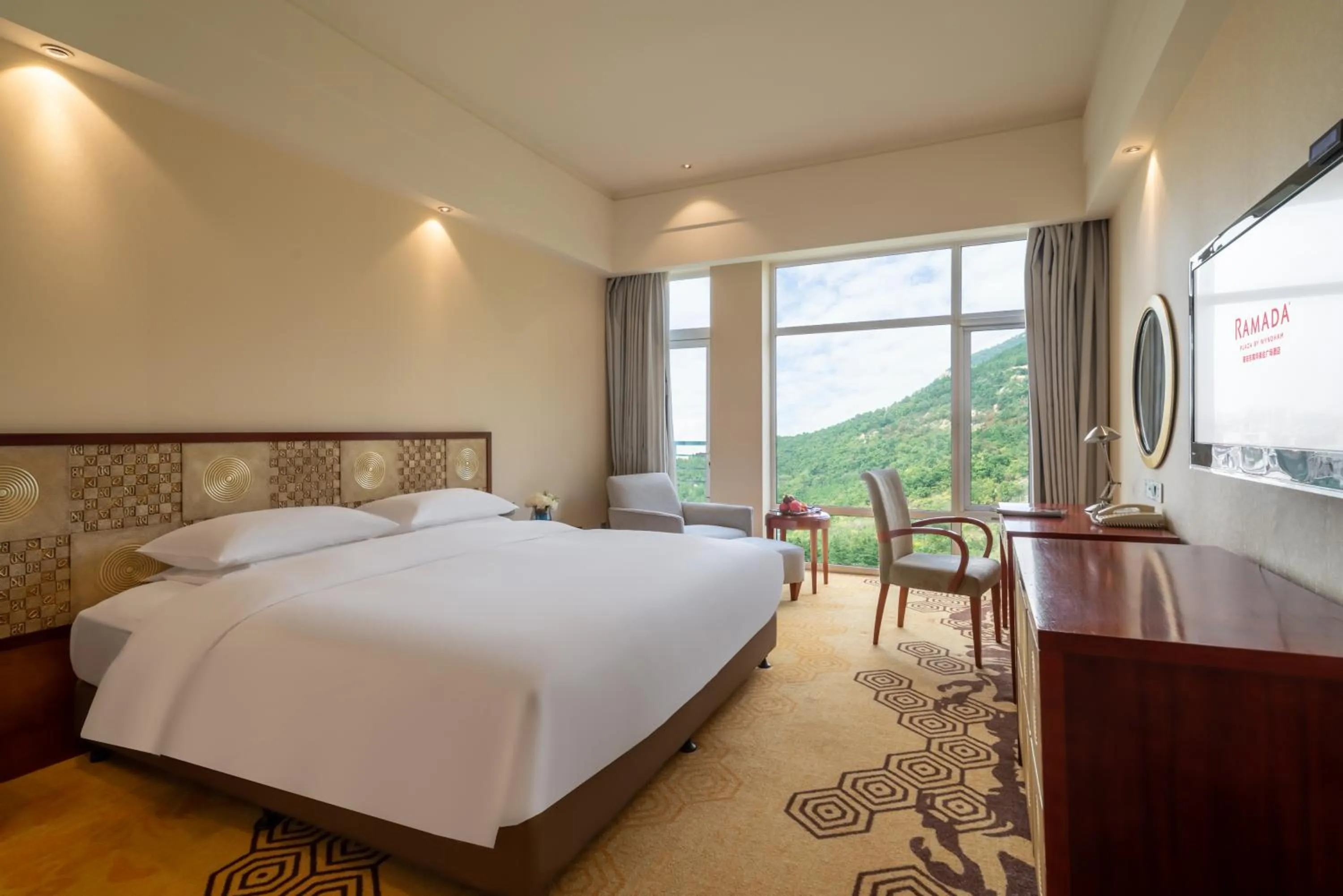 Mountain view, Bed in Ramada Plaza By Wyndham Taian