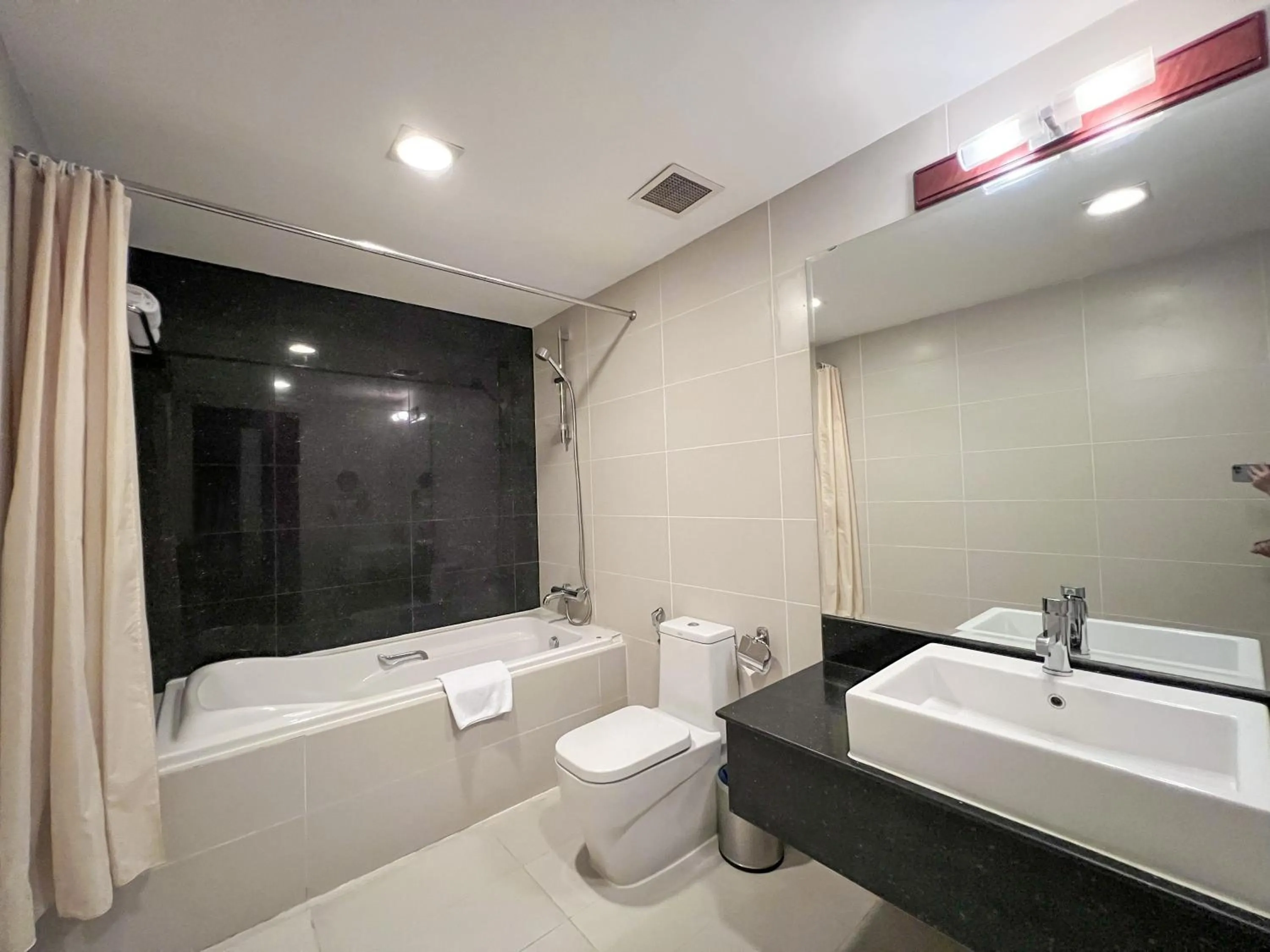 Toilet in Sapaly Lao Cai City Hotel