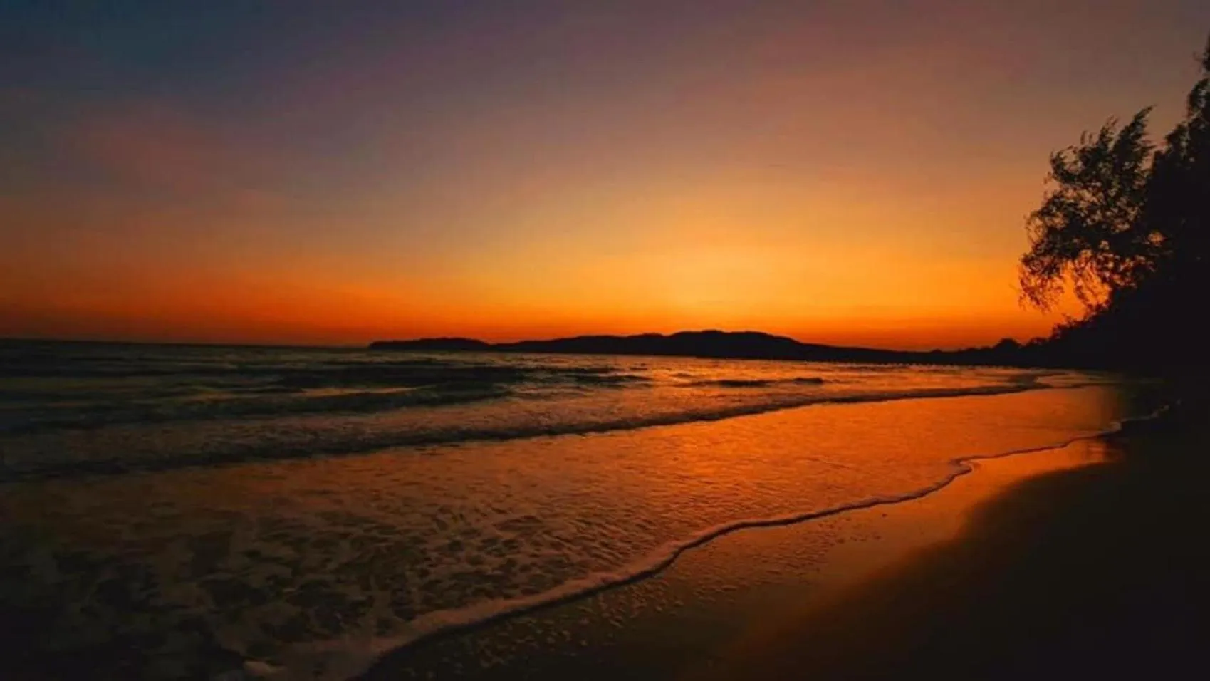 Sunrise in Saracen Bay Resort